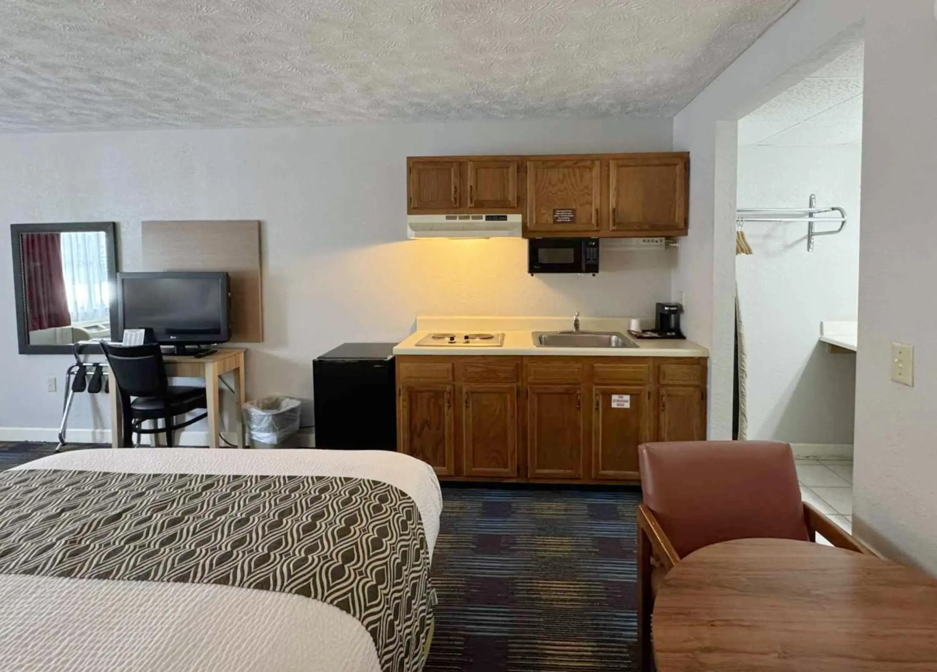 kitchen, Bed in Mountain Aire Inn Sevierville - Pigeon Forge kitchen, Bed in Mountain Aire Inn Sevierville - Pigeon Forge