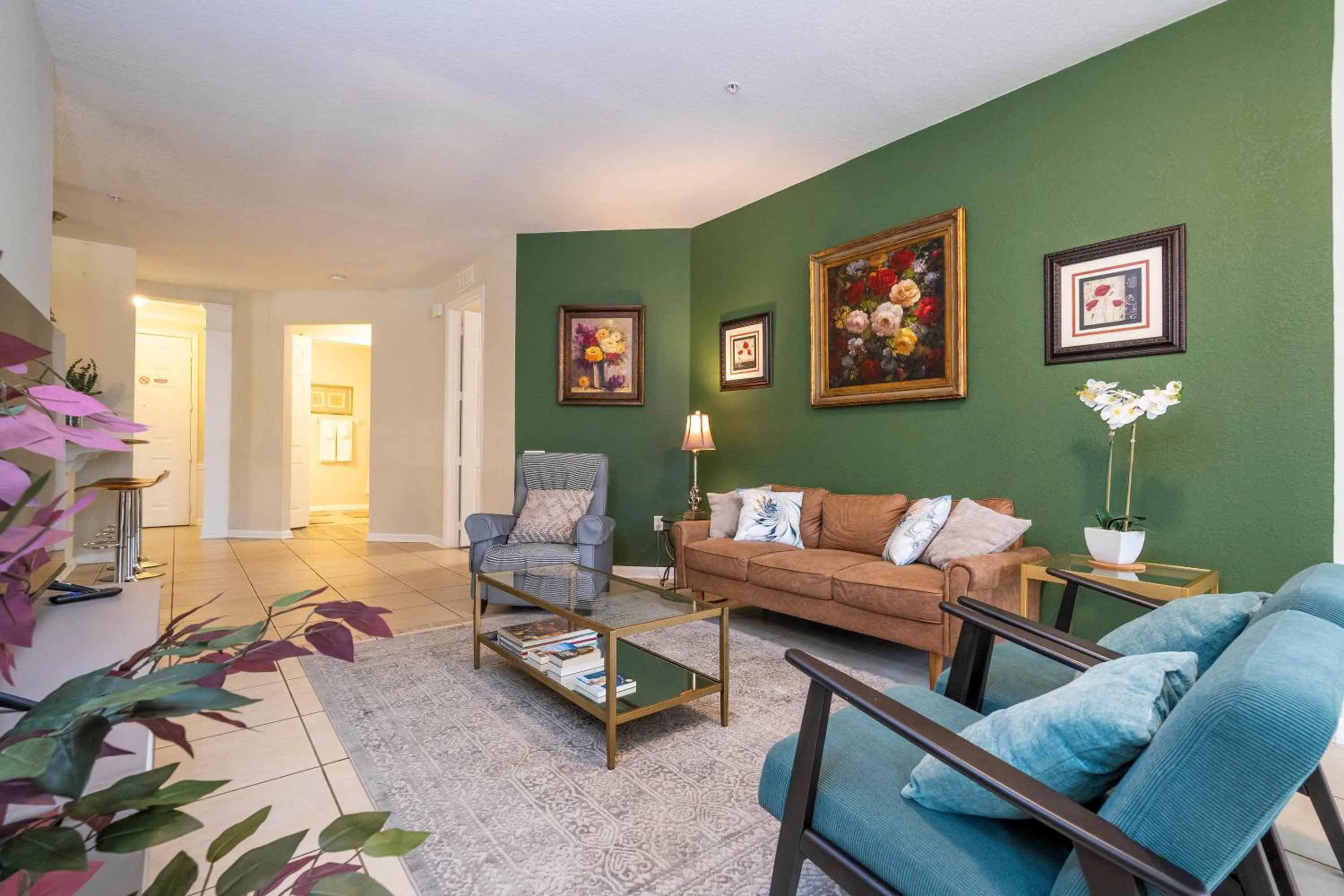 Renovated 4Br Condo 5min Conv Center