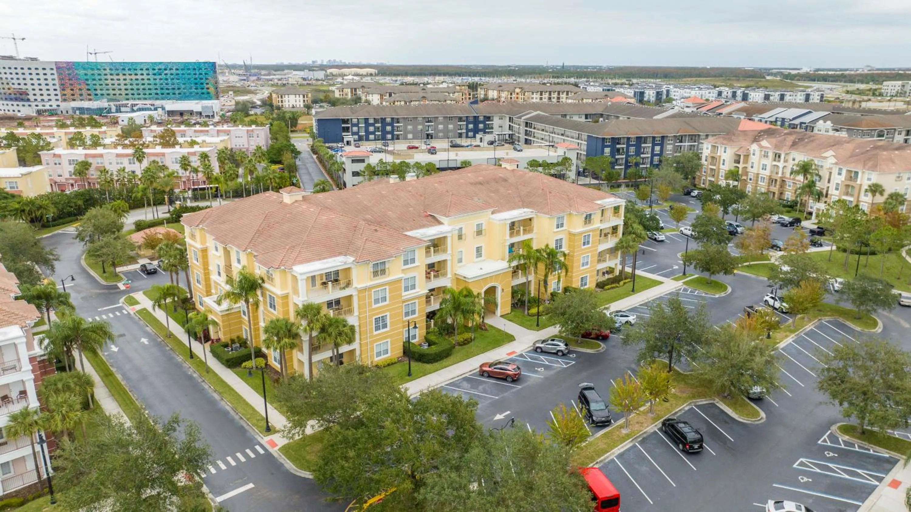 Renovated 4Br Condo 5min Conv Center