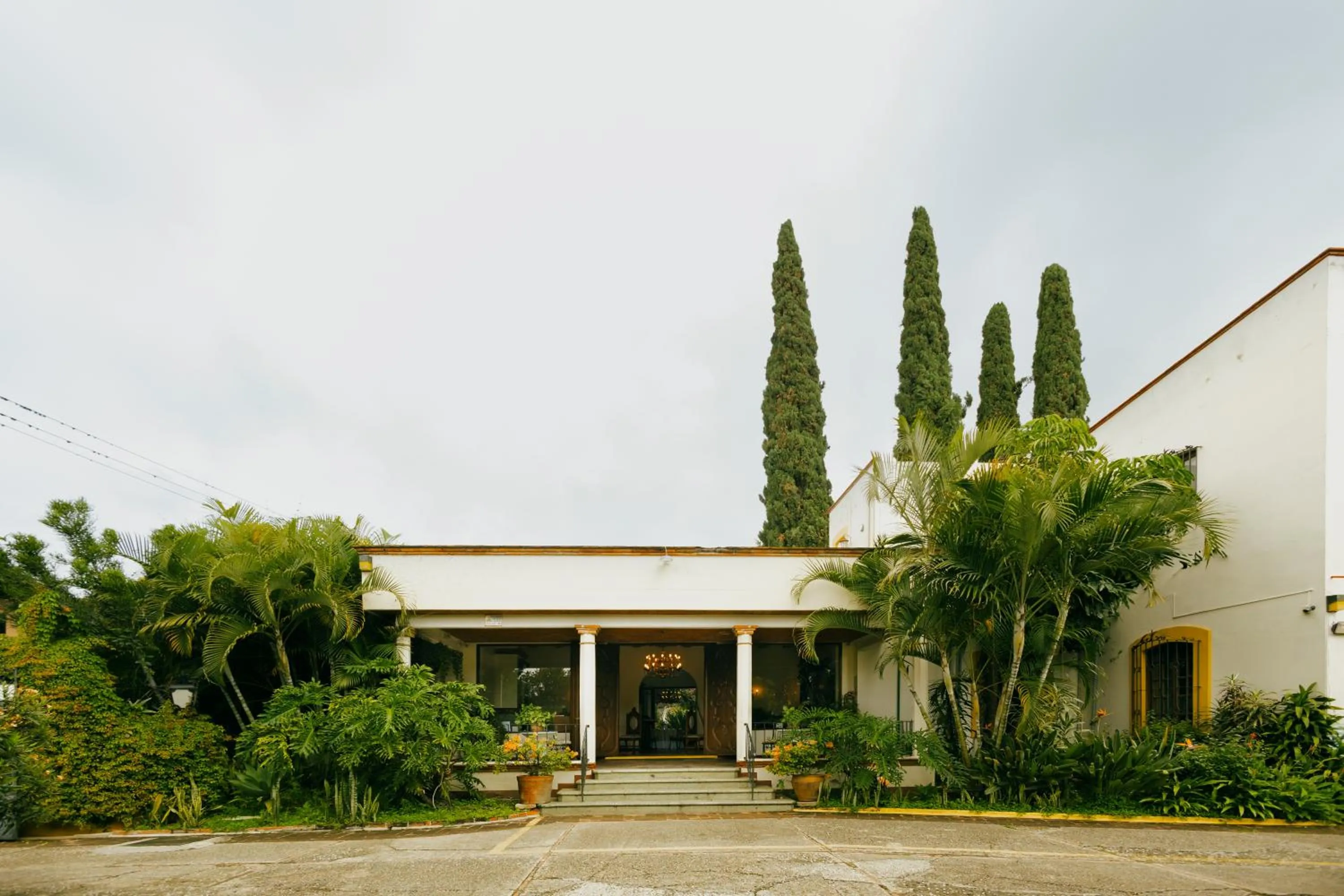 Facade/entrance in Hotel Hacienda Los Laureles
