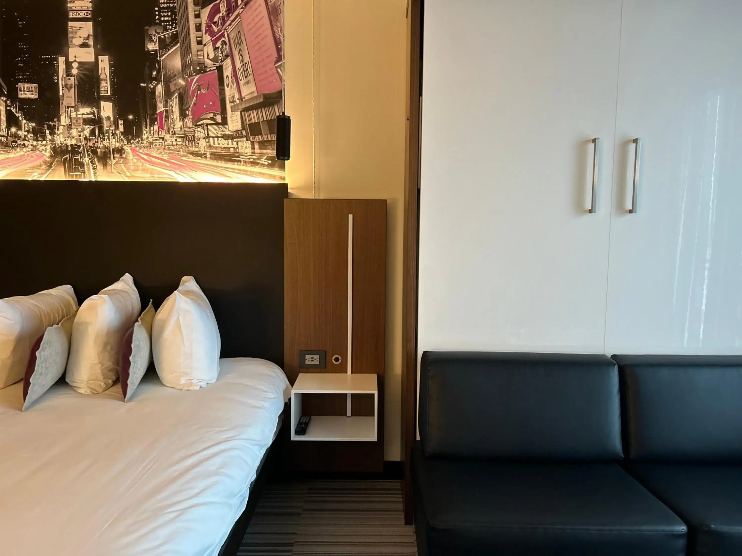 Superior King Room in Grand Hotel TiMES Blainville-Mirabel Superior King Room in Grand Hotel TiMES Blainville-Mirabel