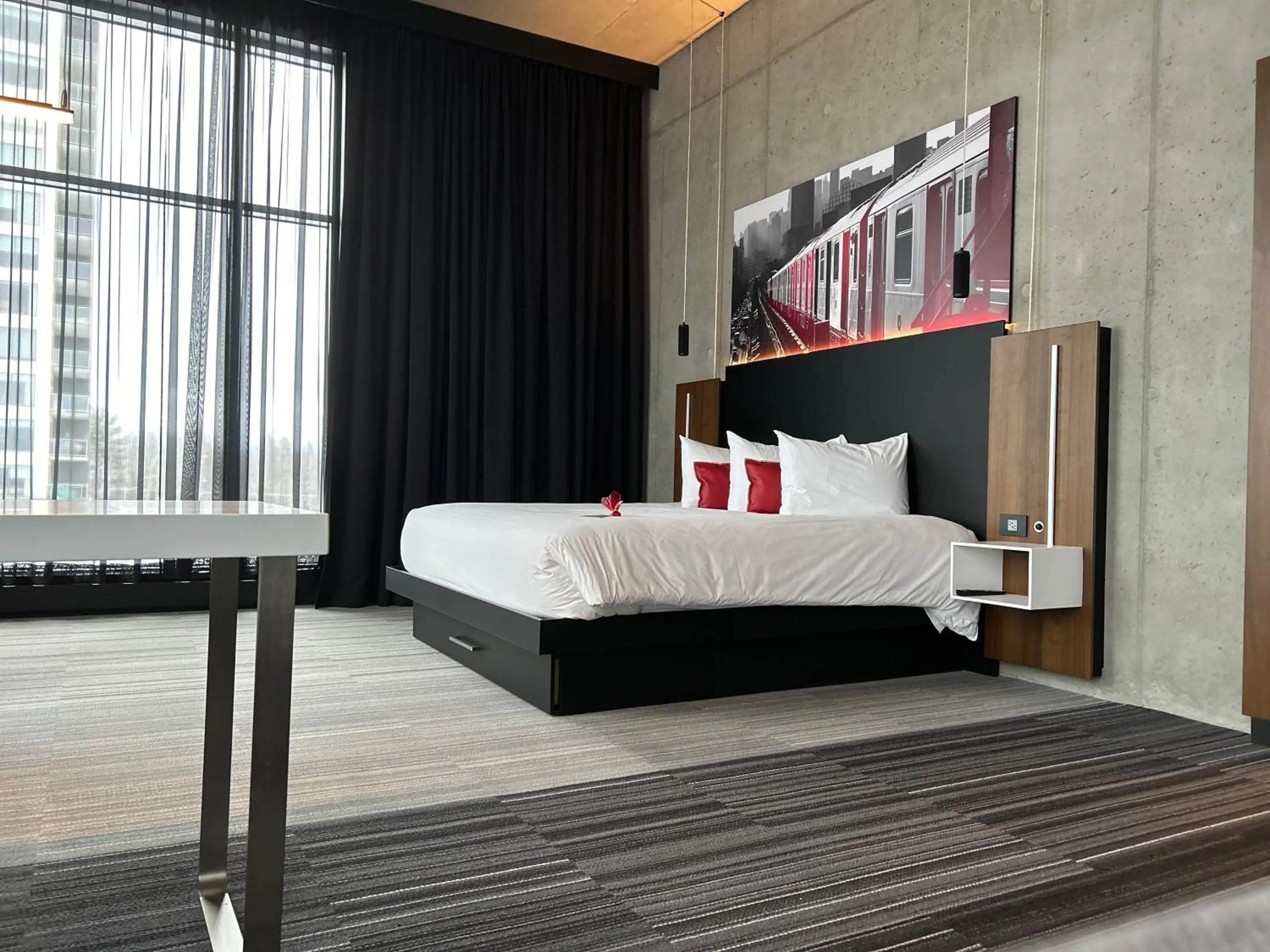 Bedroom, Bed in Grand Hotel TiMES Blainville-Mirabel