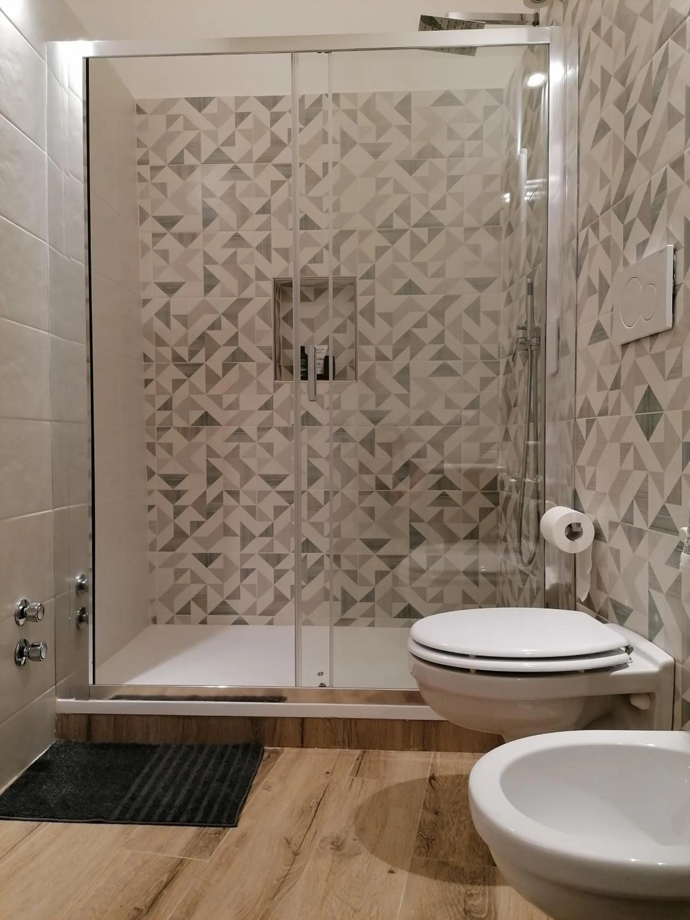 Shower in B&B Curtopassi