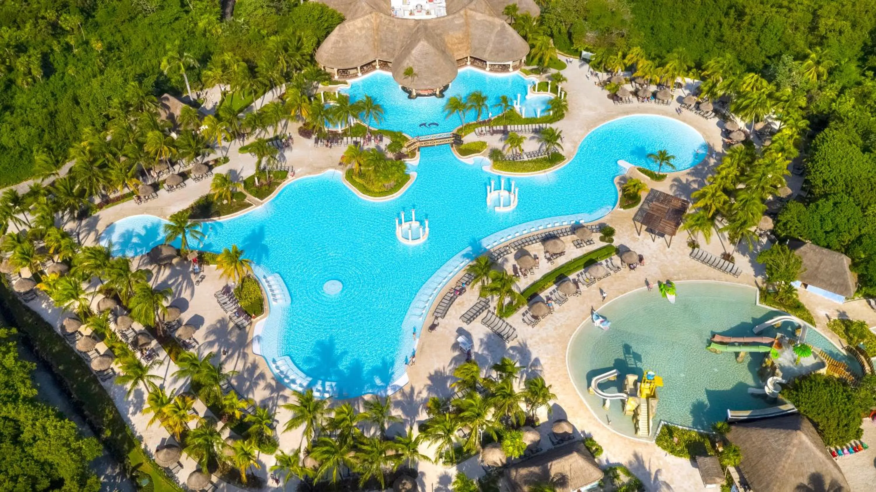 Pool view in Grand Palladium Colonial Resort & Spa - All Inclusive