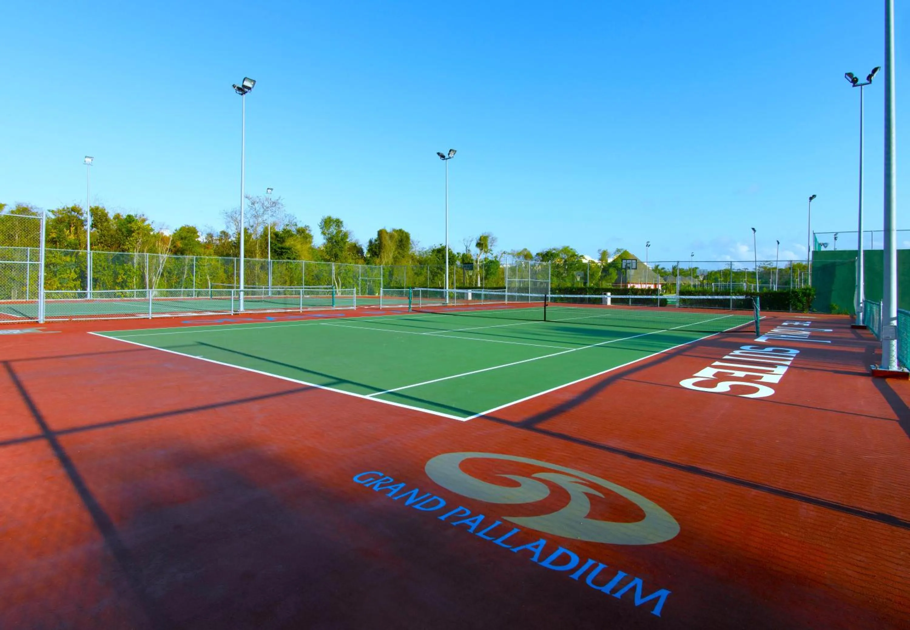 Tennis court in Grand Palladium Kantenah Resort & Spa - All Inclusive