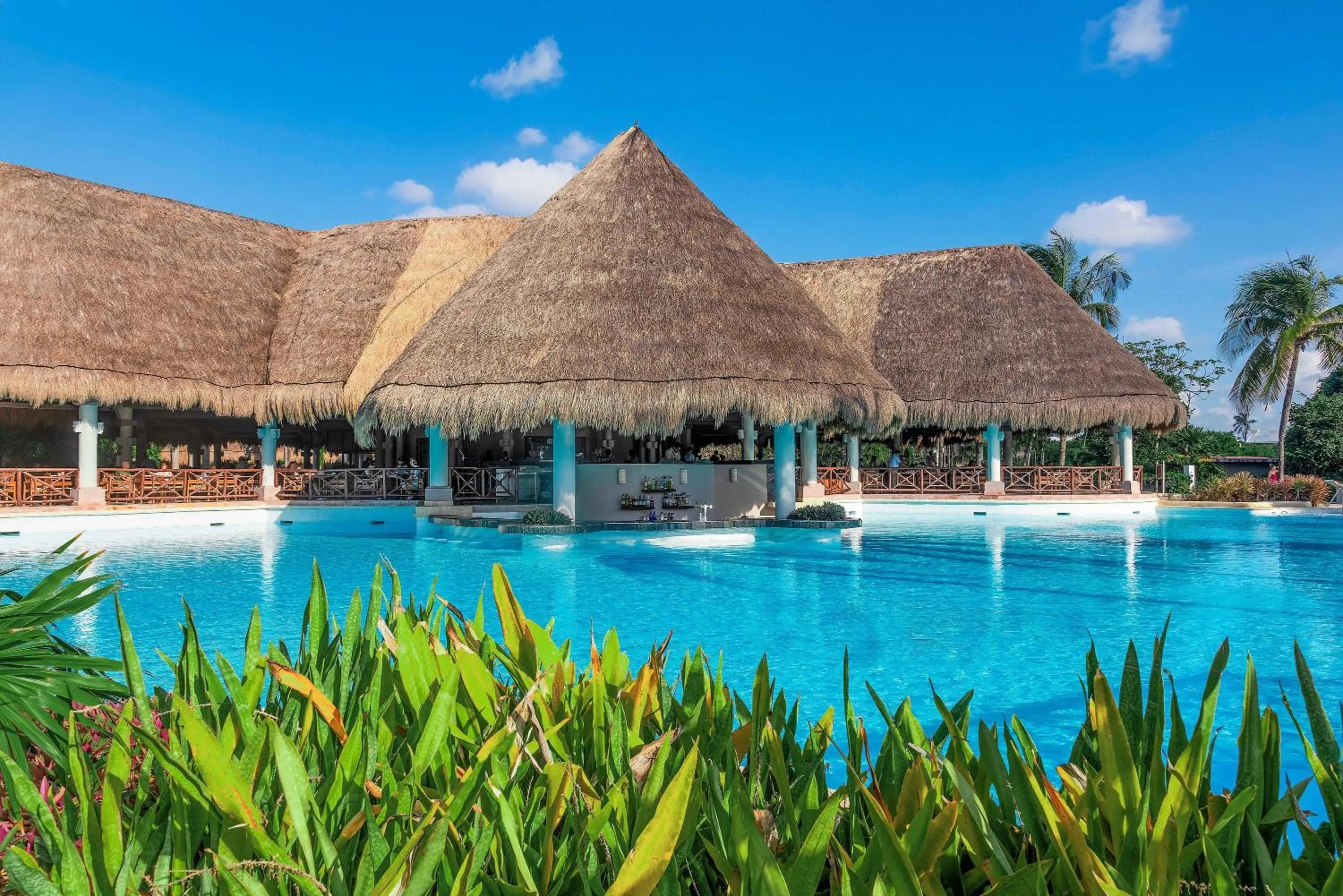 Lounge or bar in Grand Palladium Select White Sand Resort & Spa - All Inclusive