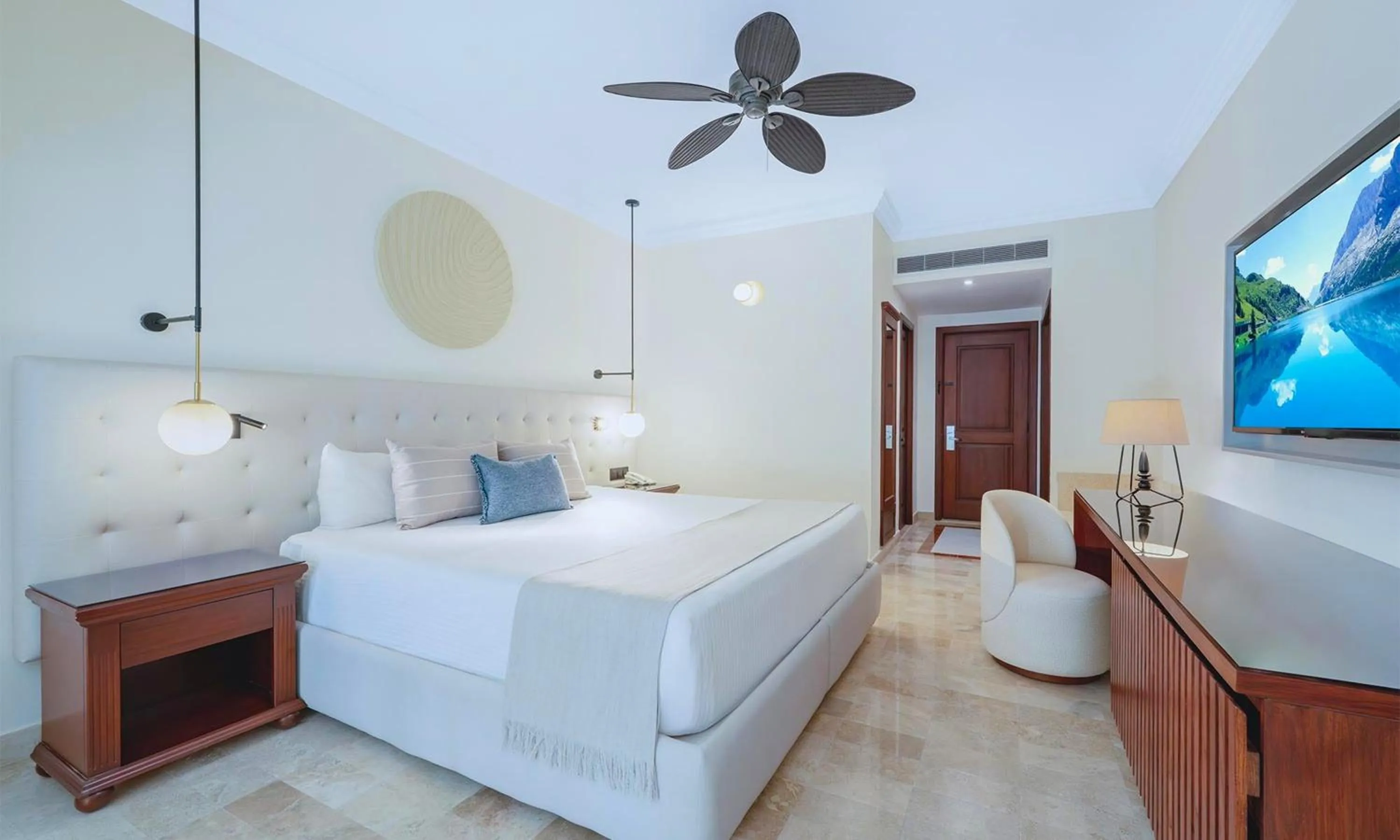 Bedroom, Bed in Grand Palladium Select White Sand Resort & Spa - All Inclusive