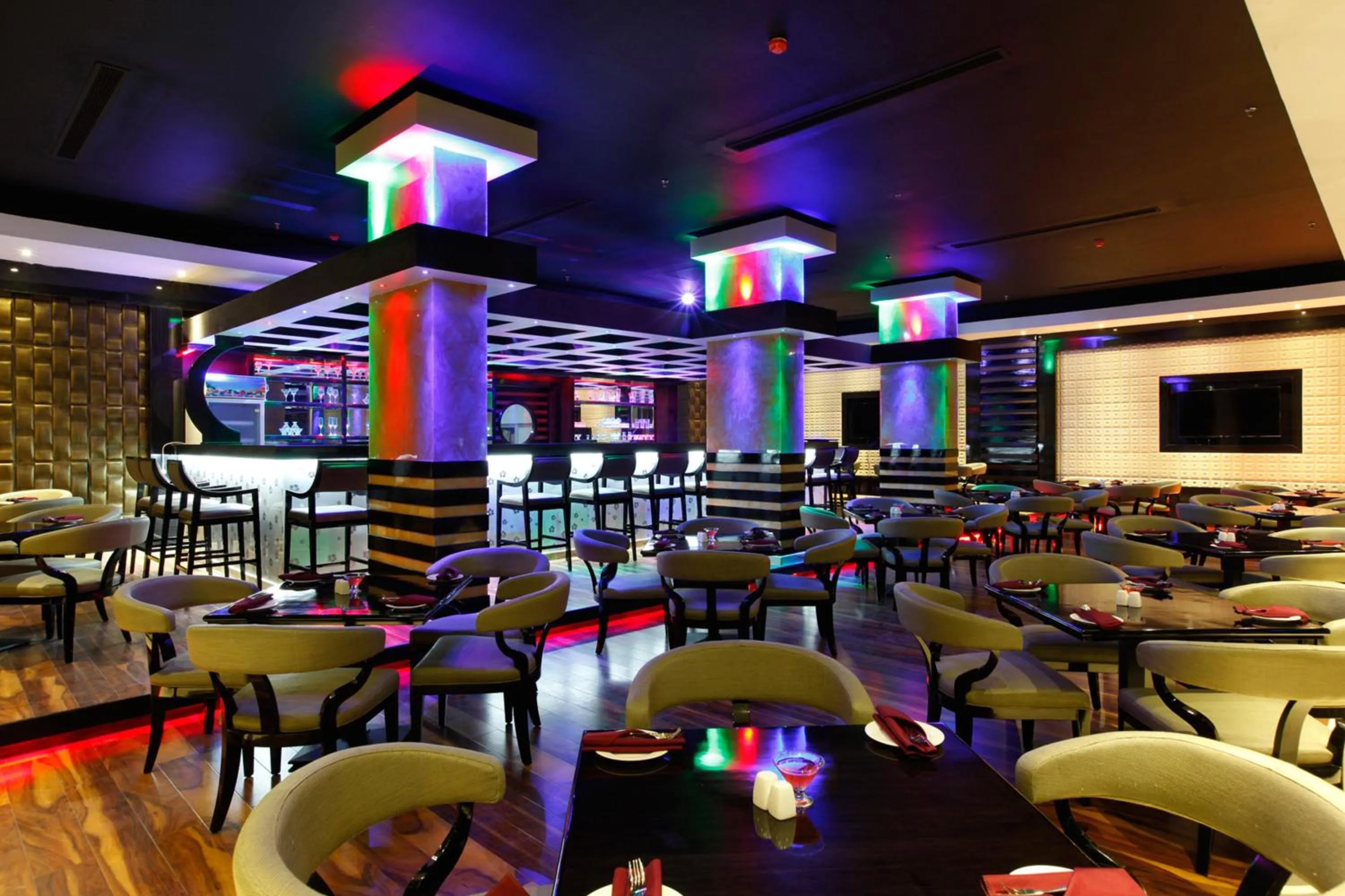 Lounge or bar in Ramada by Wyndham Alleppey