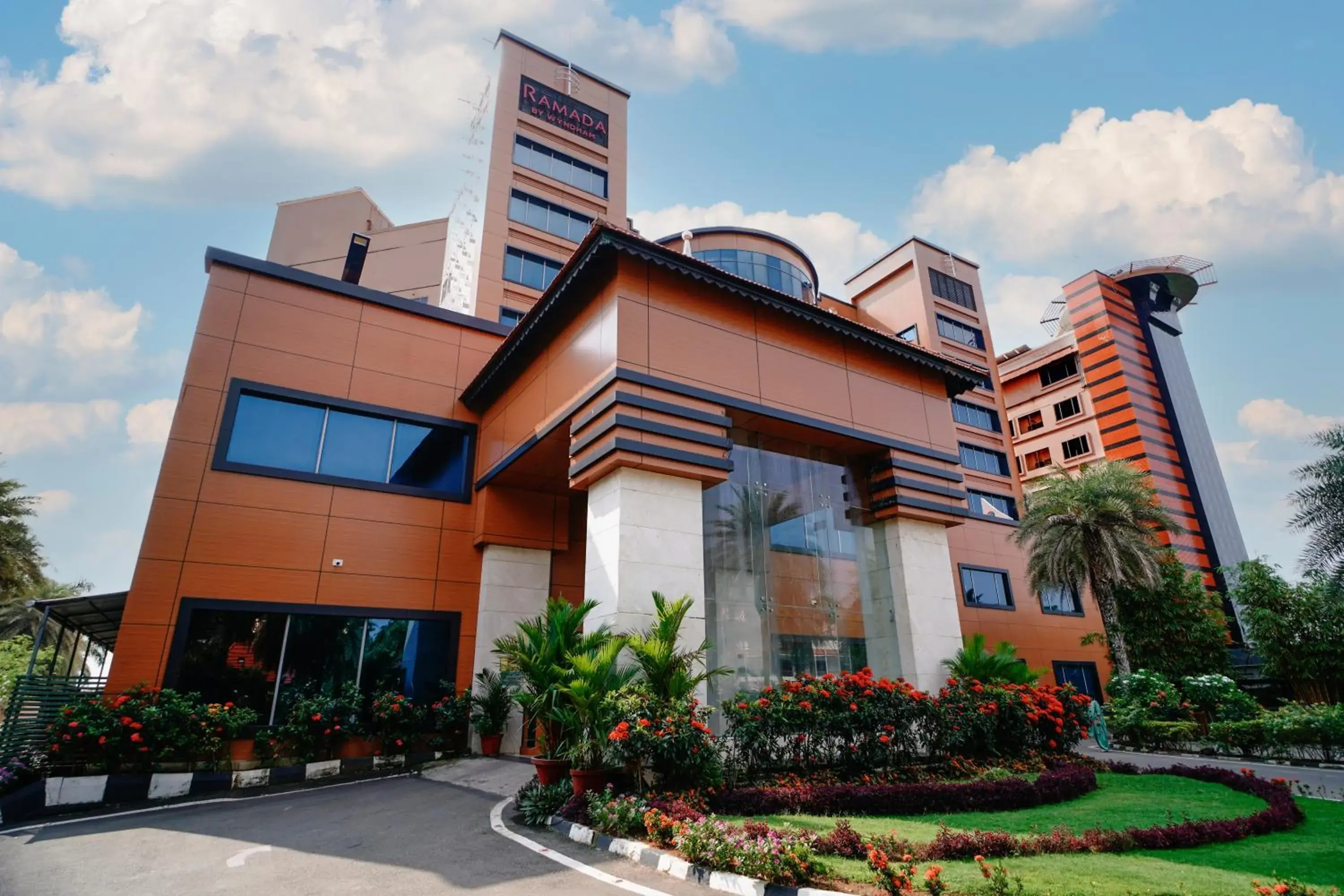 Property building in Ramada by Wyndham Alleppey Property building in Ramada by Wyndham Alleppey