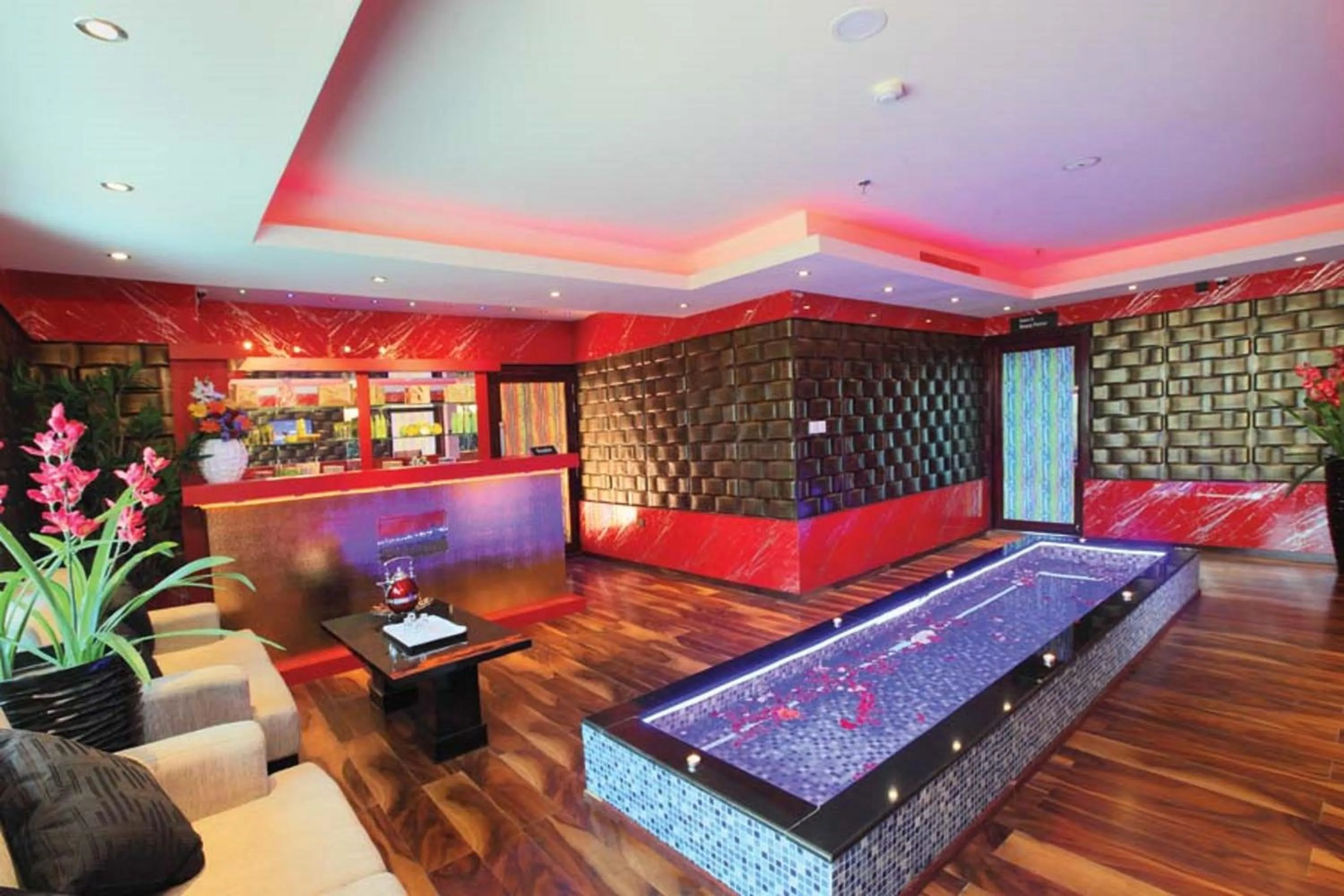 Massage, Bed in Ramada by Wyndham Alleppey