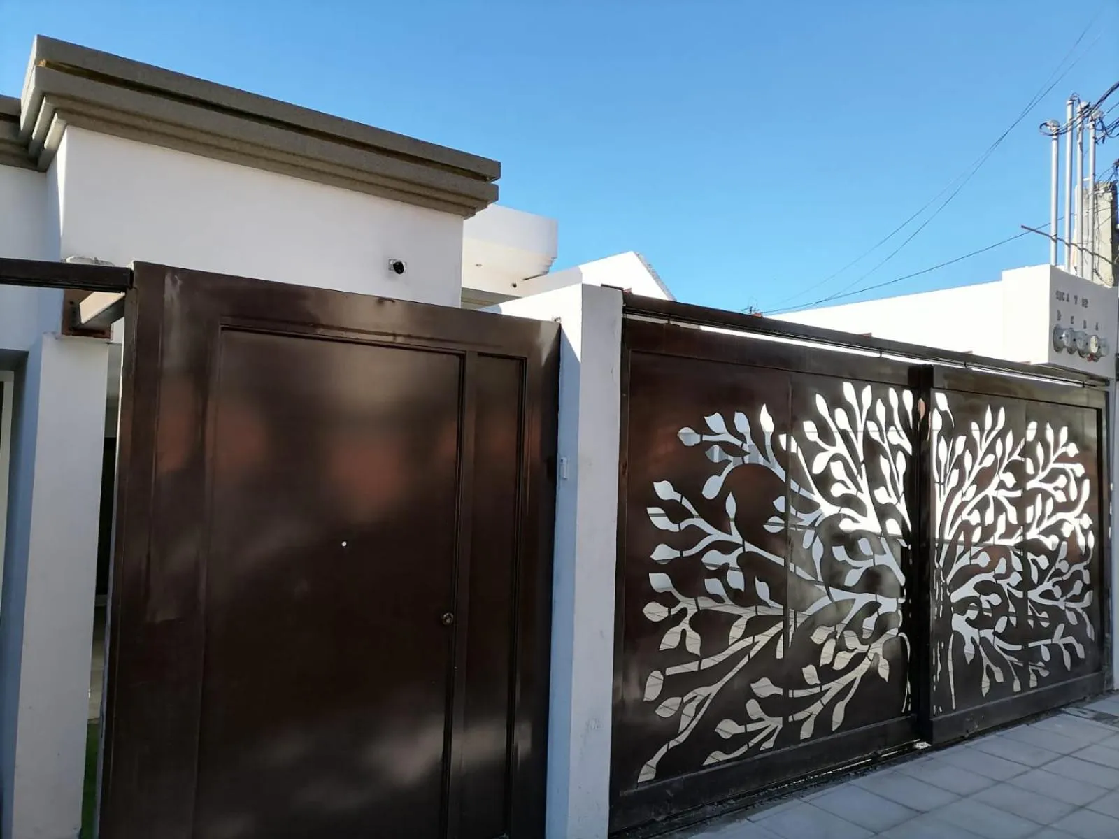 Facade/entrance in L'Aurora Inn