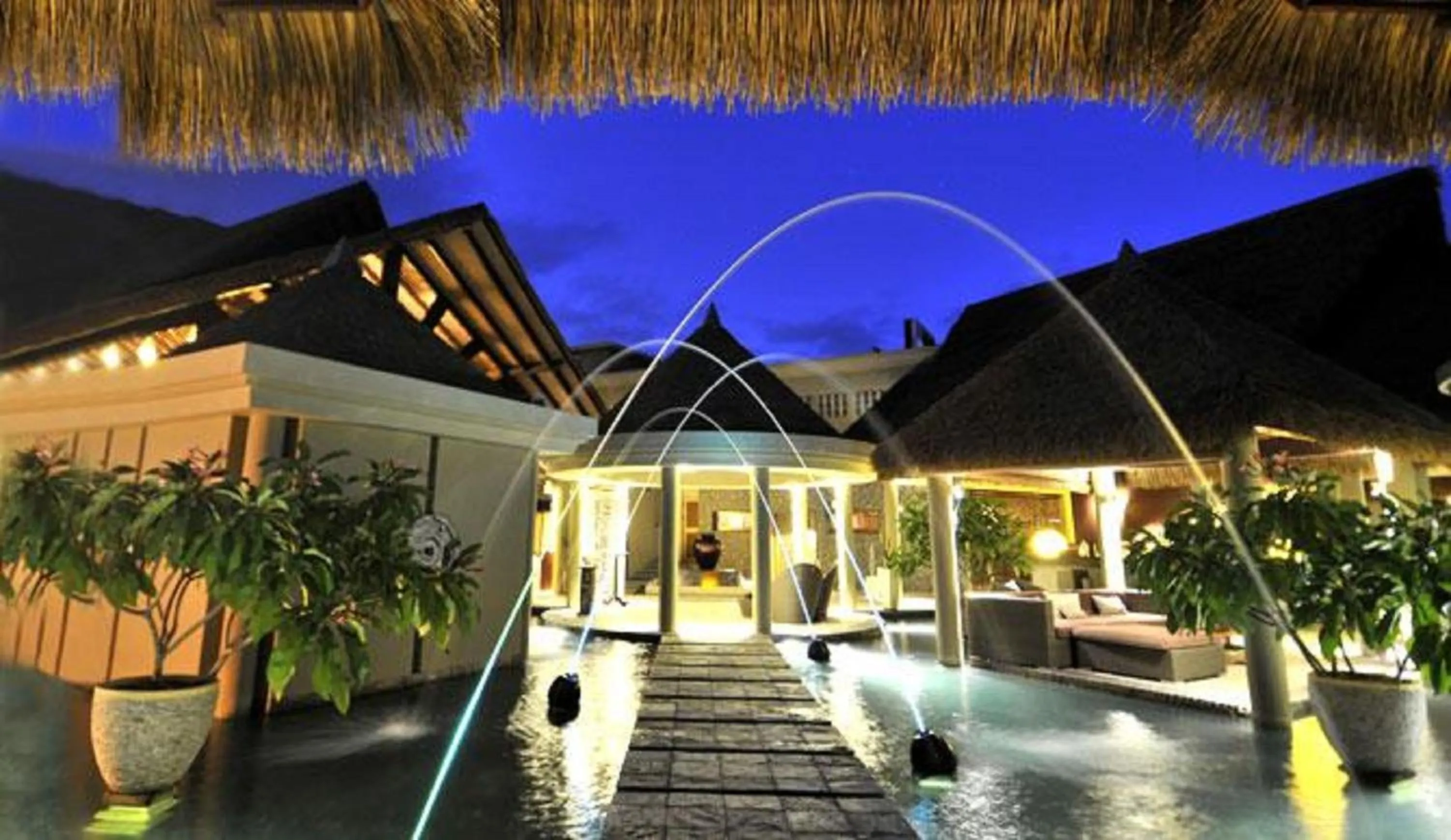 Patio in Le Domaine de L'Orangeraie Resort and Spa