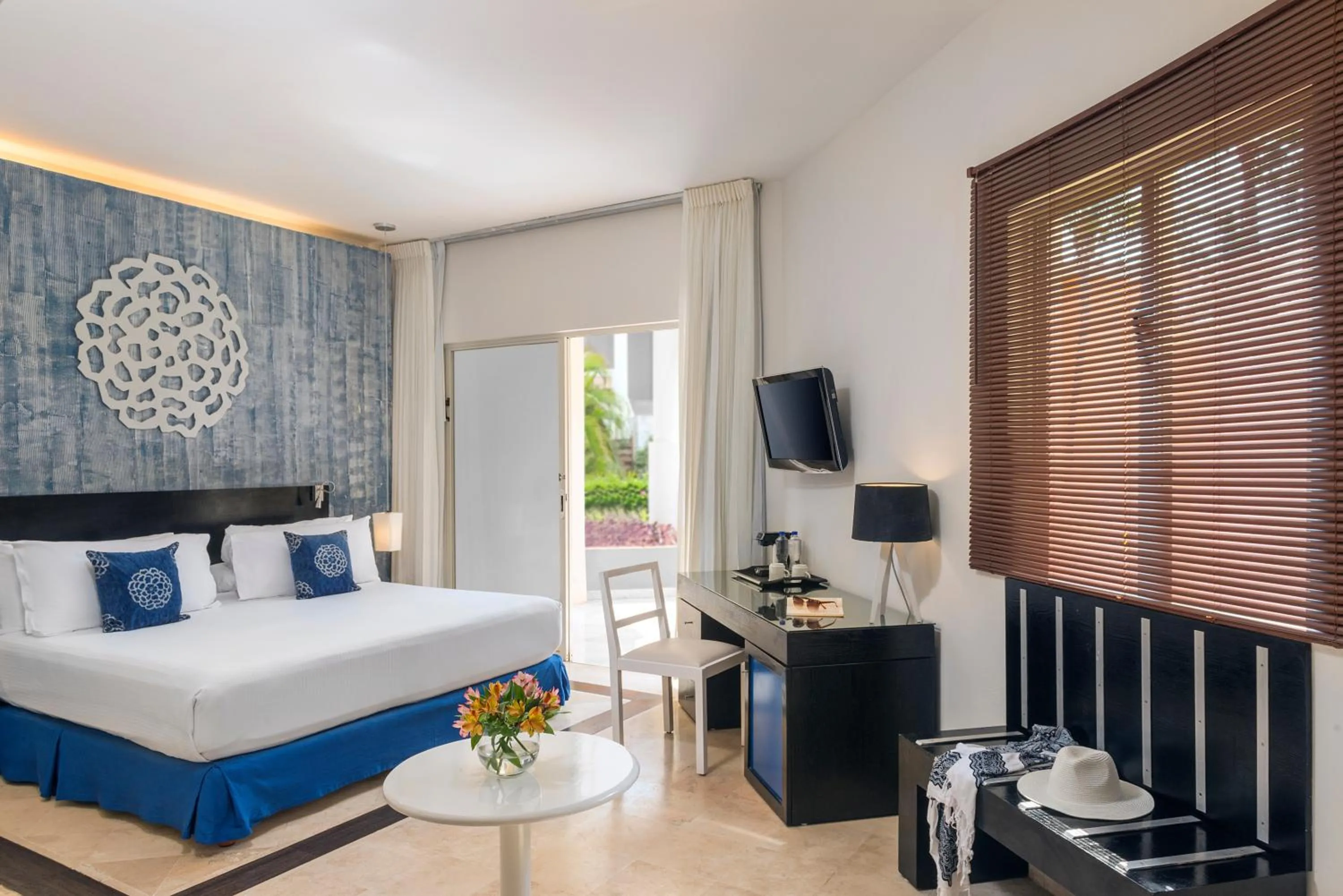 Bed in Ocean Maya Royale Adults Only - All Inclusive