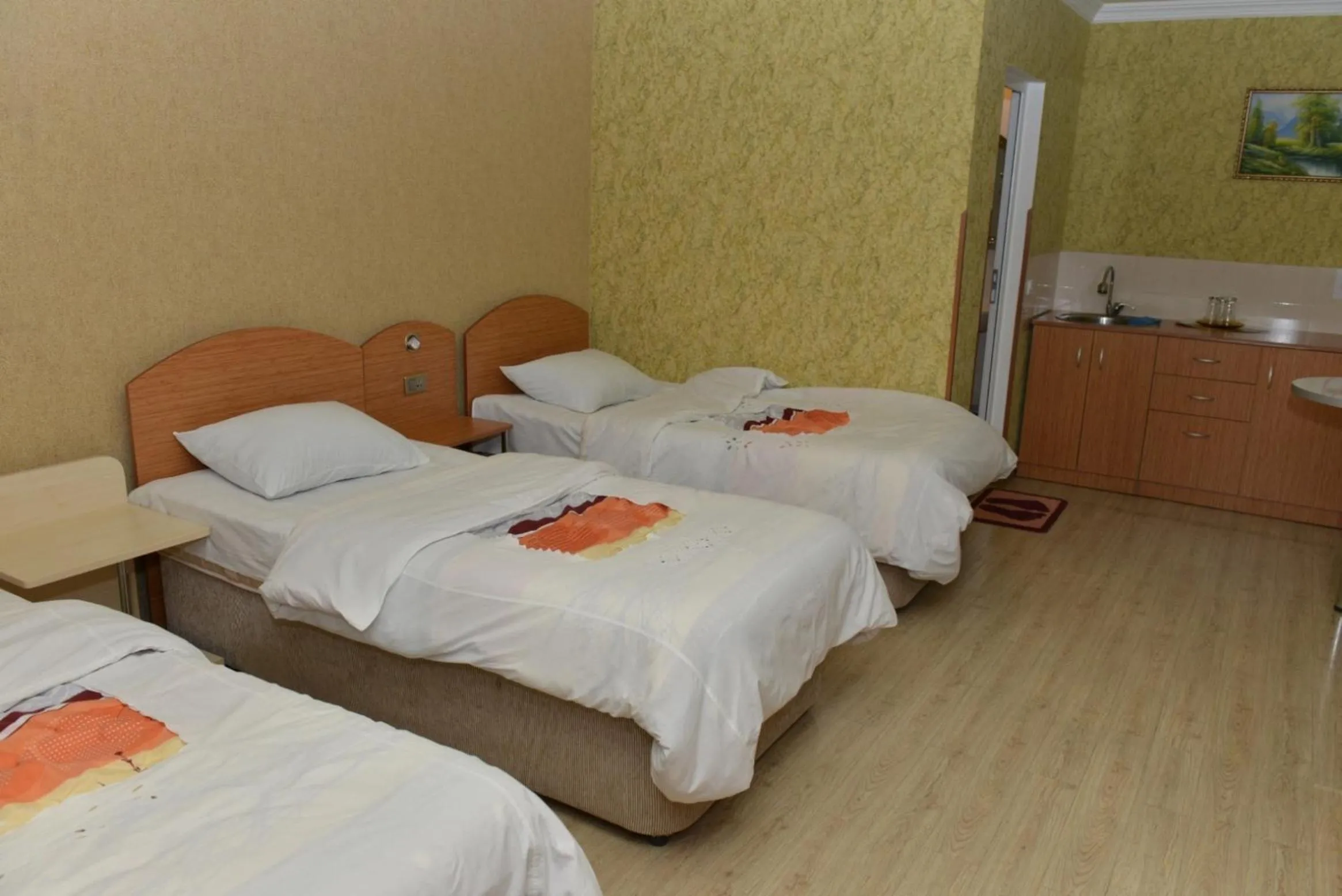 Deluxe Triple Room in Tourist