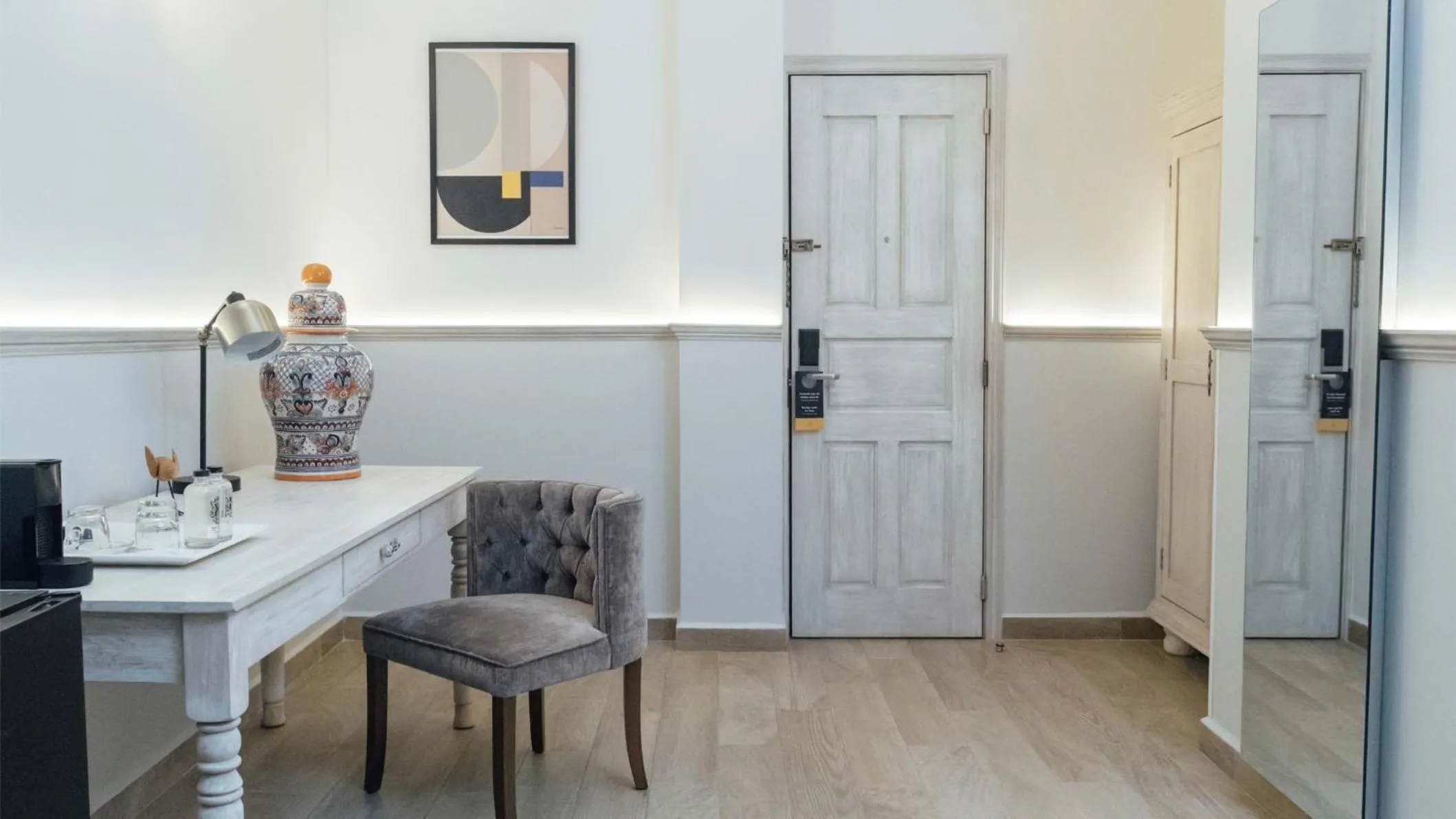 Photo of the whole room in voco Royalty Puebla Downtown by IHG