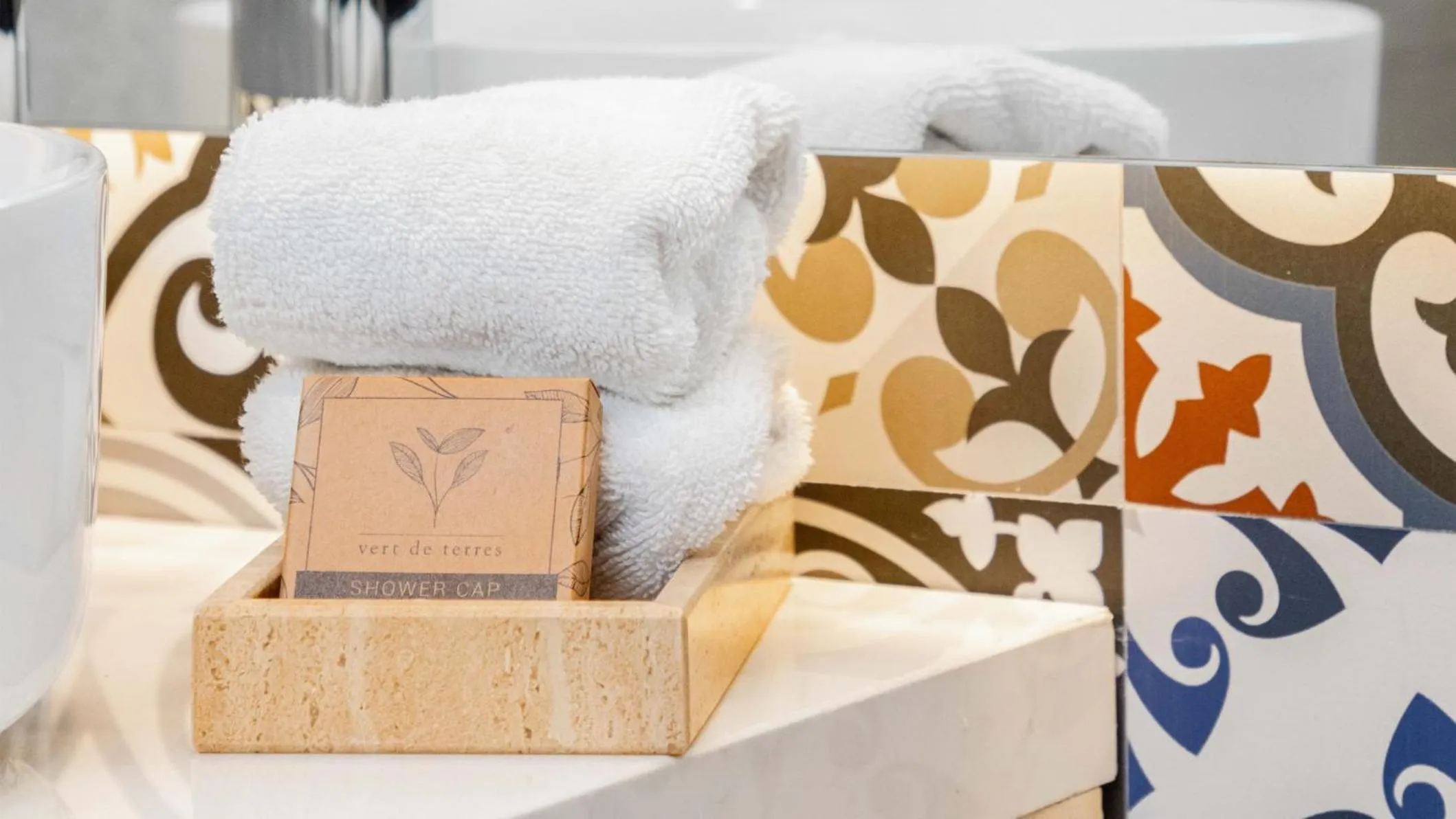 Photo of the whole room, Bed in voco Royalty Puebla Downtown by IHG