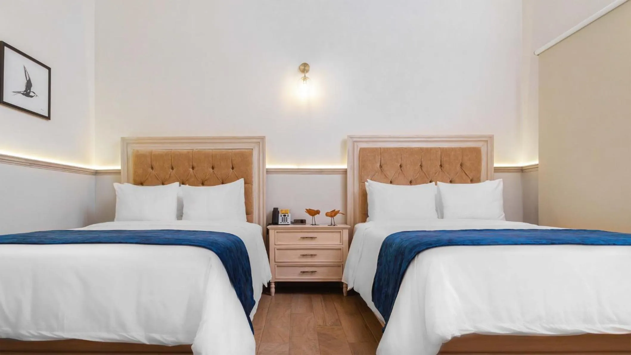 Photo of the whole room, Bed in voco Royalty Puebla Downtown by IHG