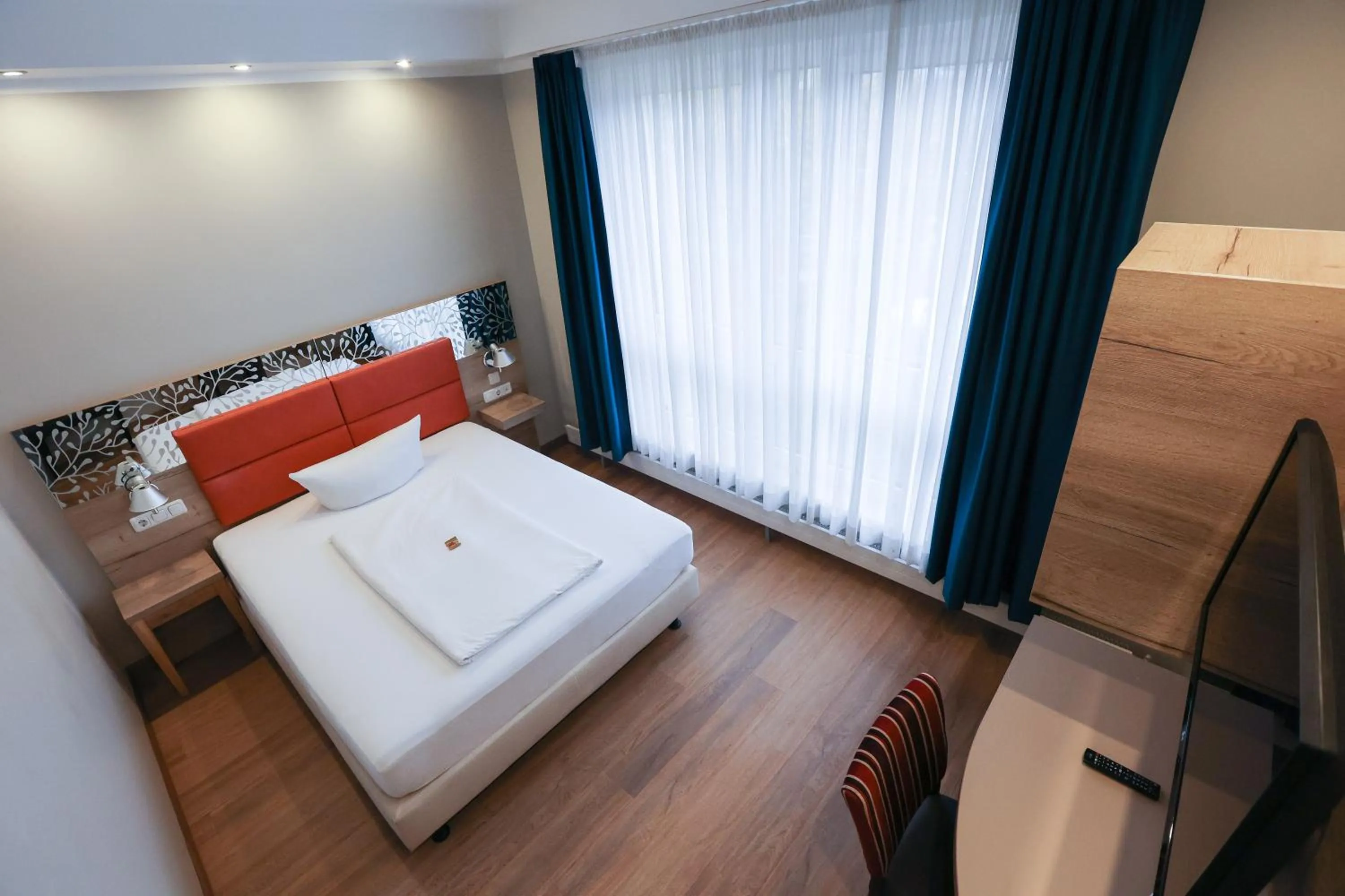 Bedroom, Bed in Hotel Blaubeurer Tor