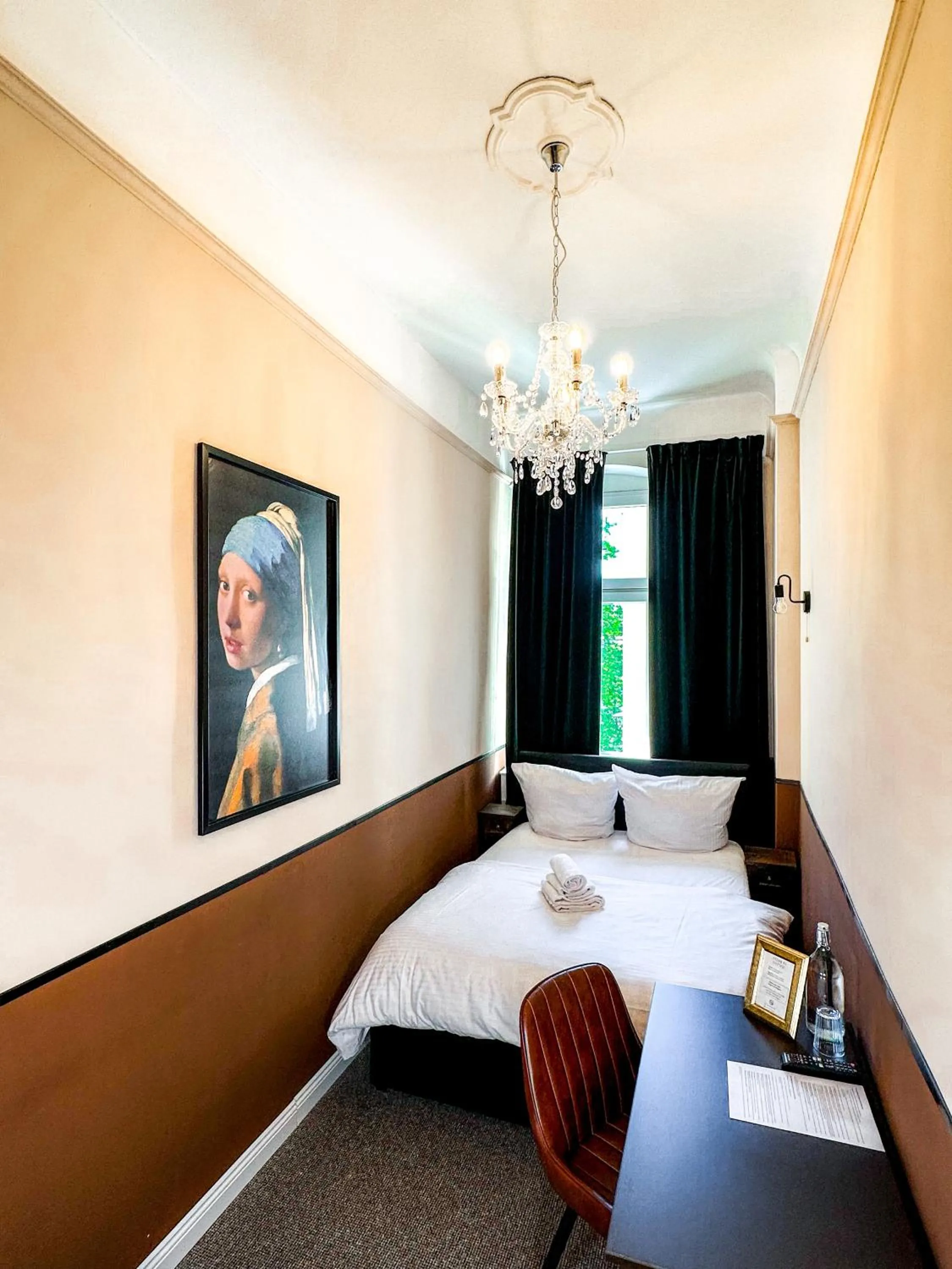 Basic Single Room with Shared Bathroom in Pension Am Park