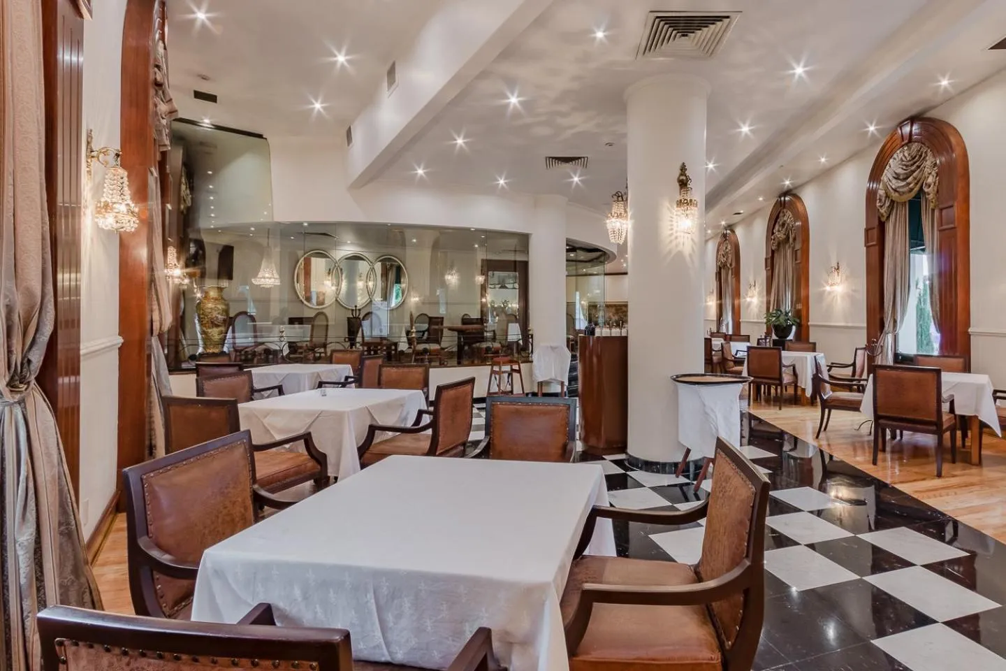 Restaurant/places to eat in Hotel Imperial Reforma