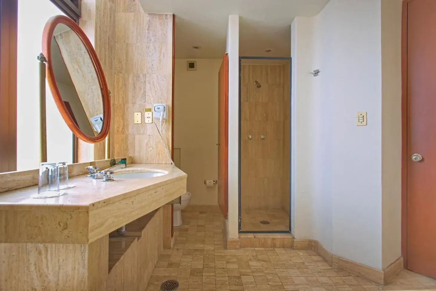 Bathroom in Hotel Imperial Reforma Bathroom in Hotel Imperial Reforma