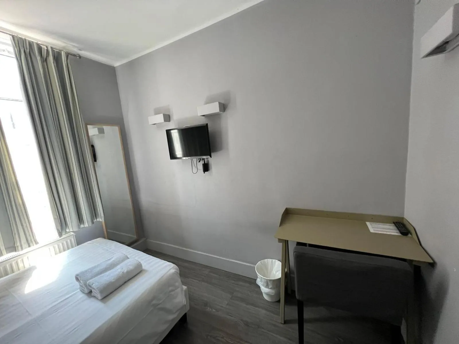 Bed in Petticoat Accommodations