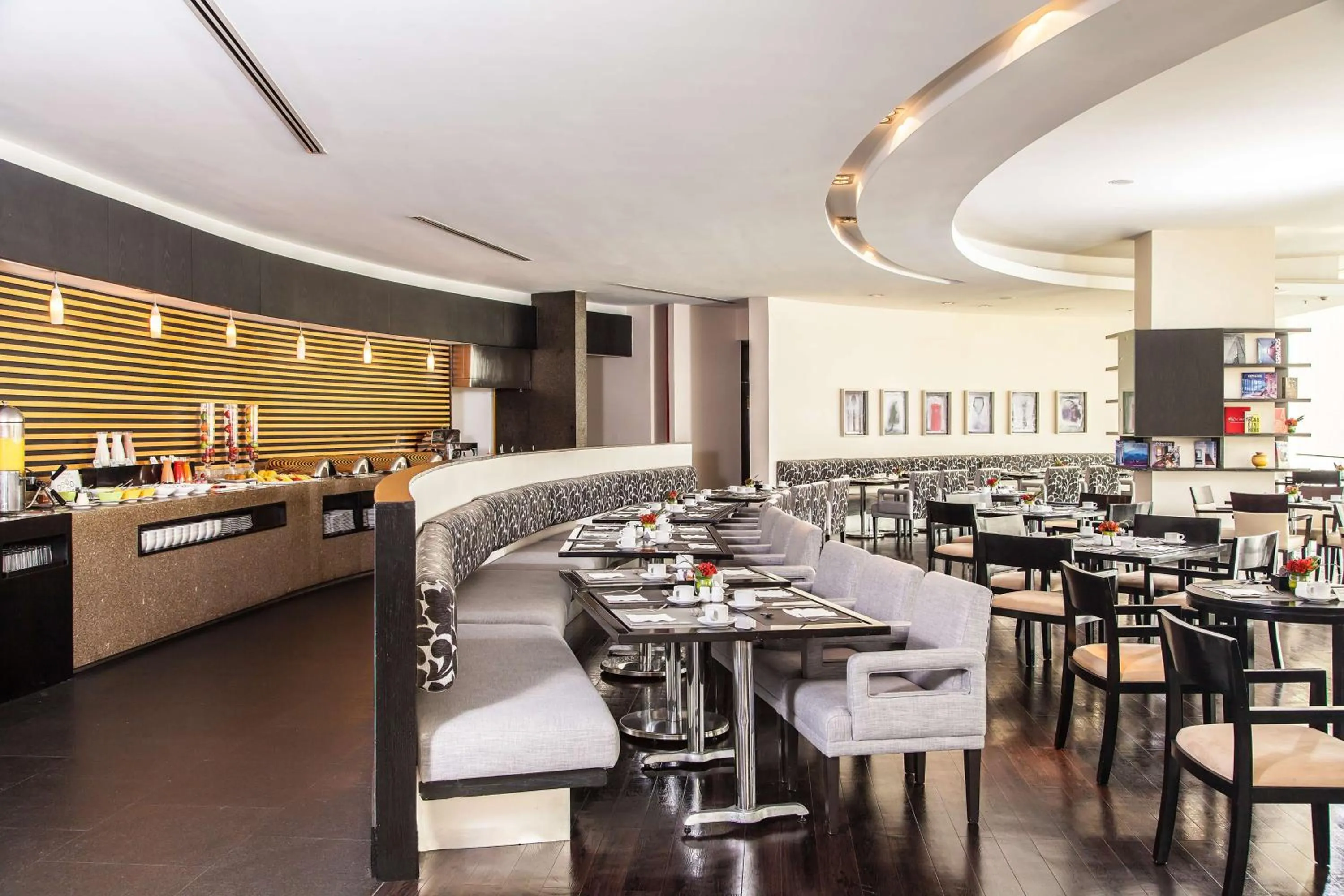 Restaurant/places to eat in NH Collection Mexico City Santa Fe