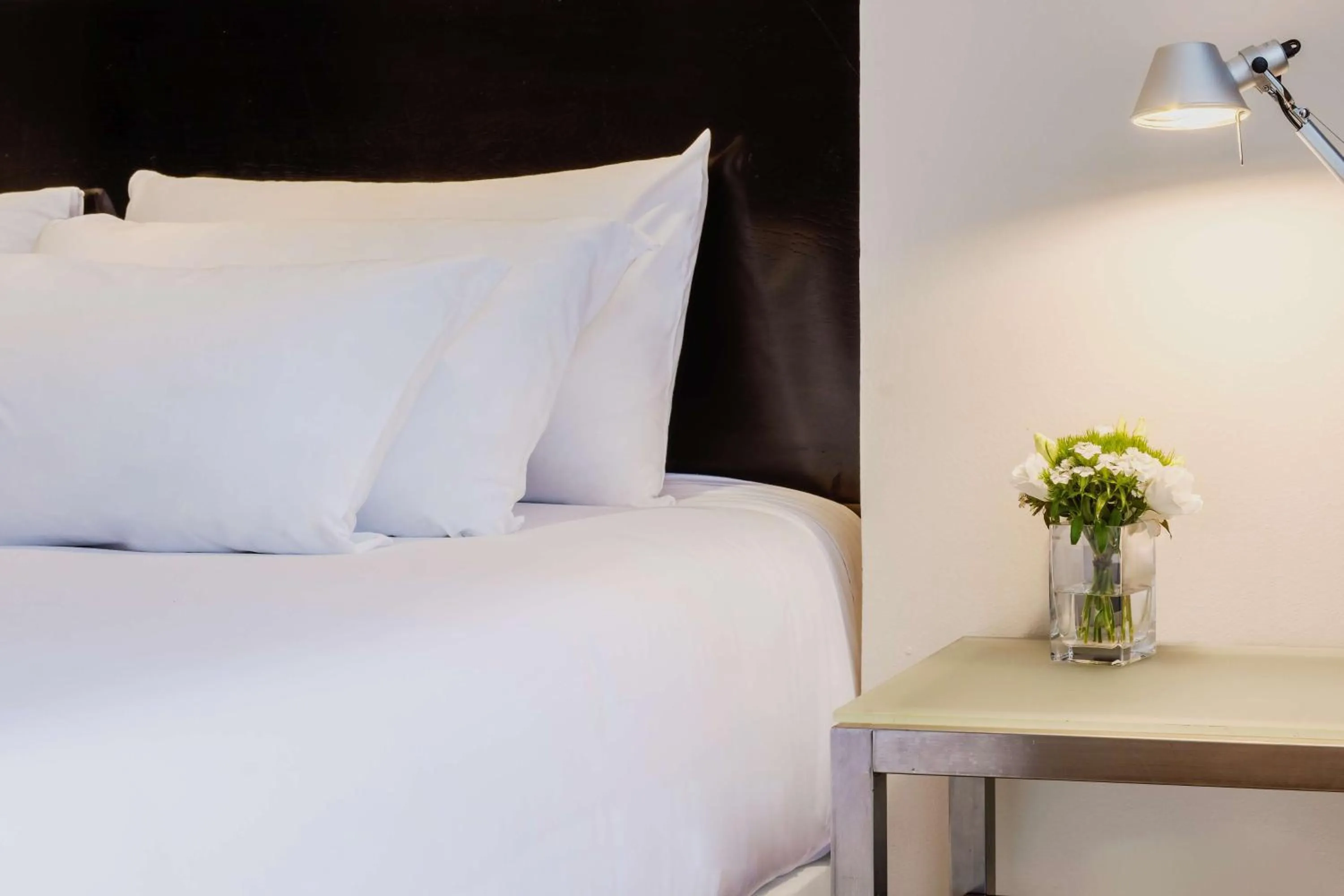 Bedroom, Bed in NH Collection Mexico City Santa Fe