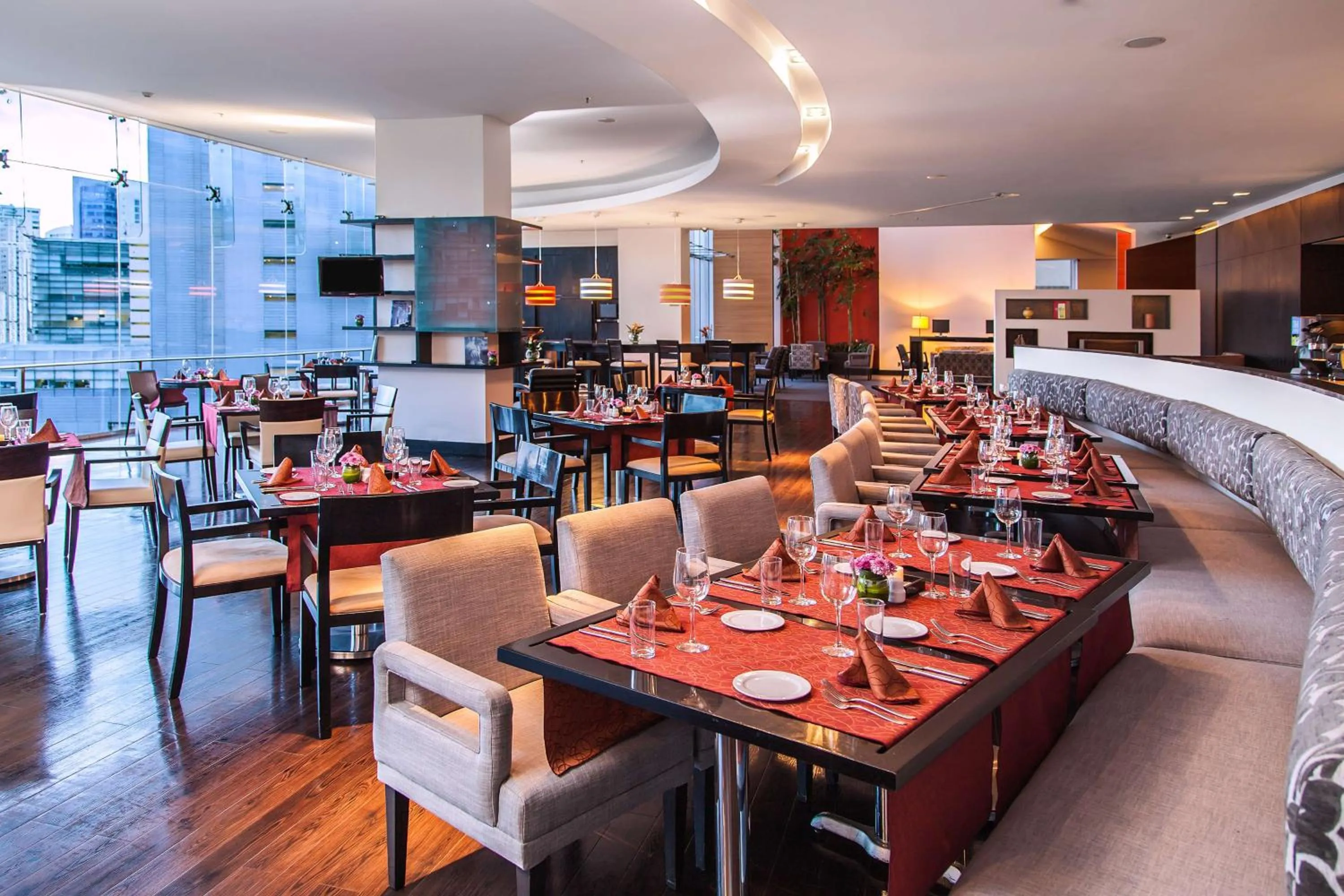 Restaurant/places to eat in NH Collection Mexico City Santa Fe