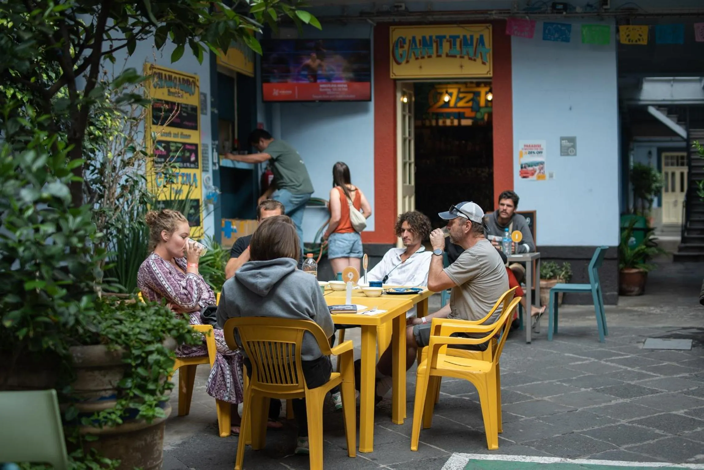 Restaurant/places to eat in Viajero CDMX Centro Hostel
