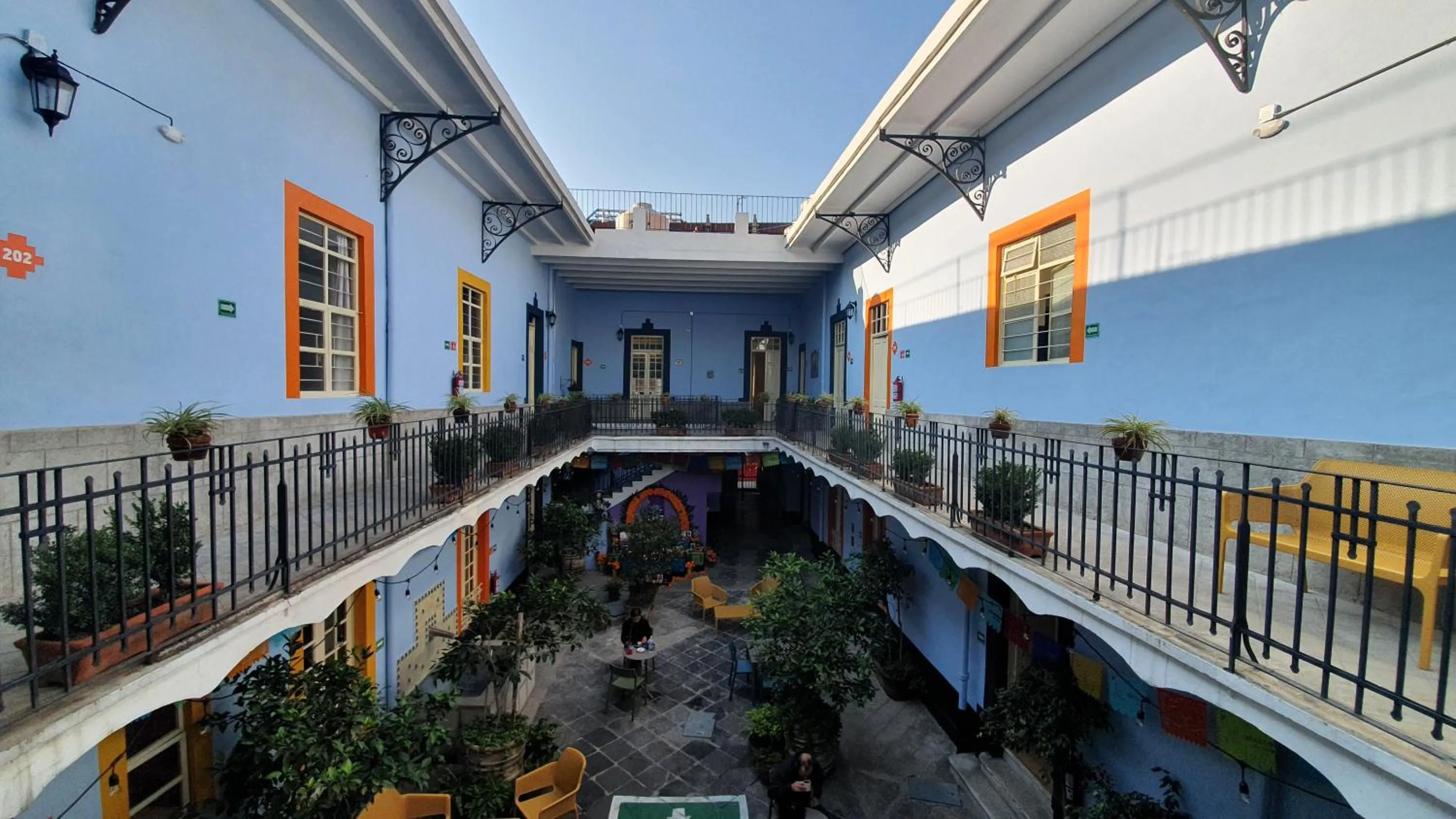 Property building in Viajero CDMX Centro Hostel