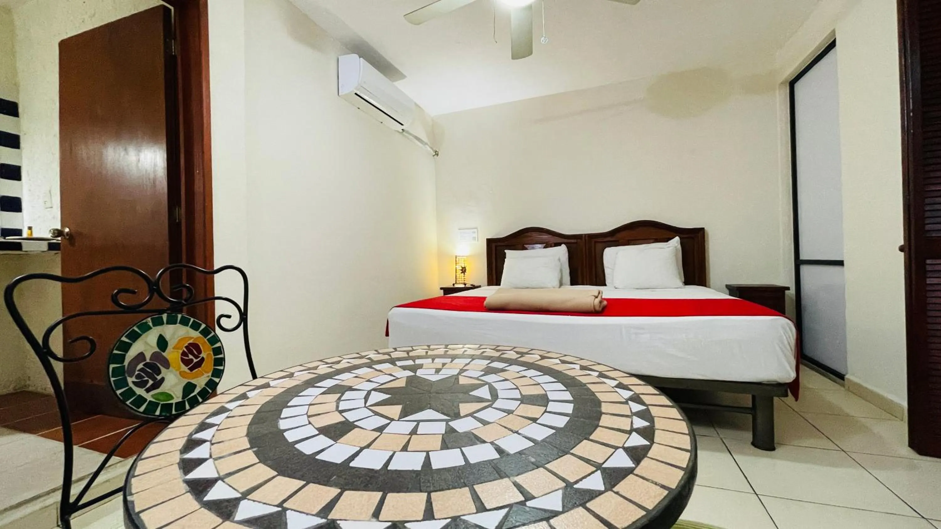 Bedroom, Bed in Hotel B&B - 5th Avenue