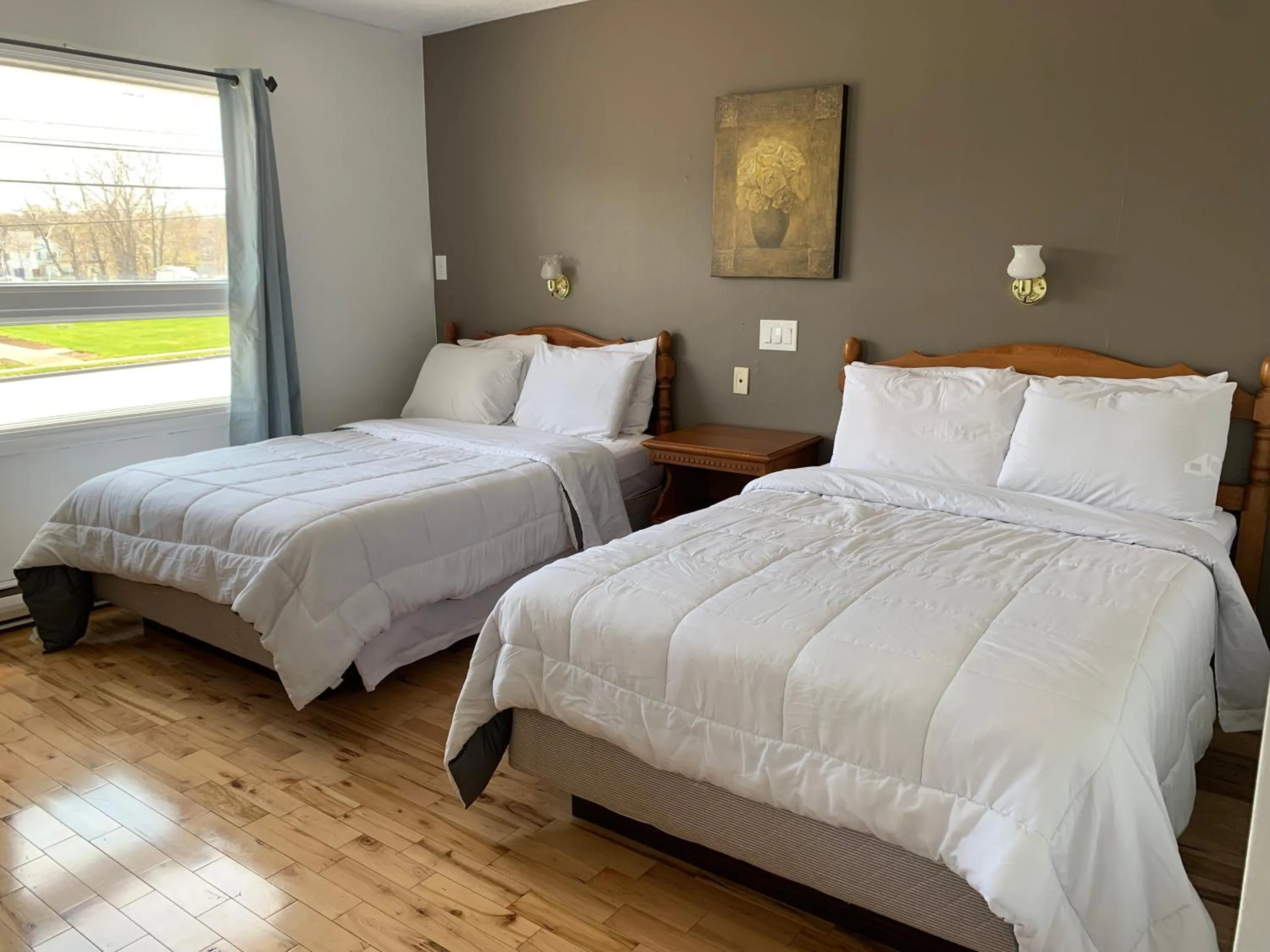 Bedroom in Harbourview Inn and Suites