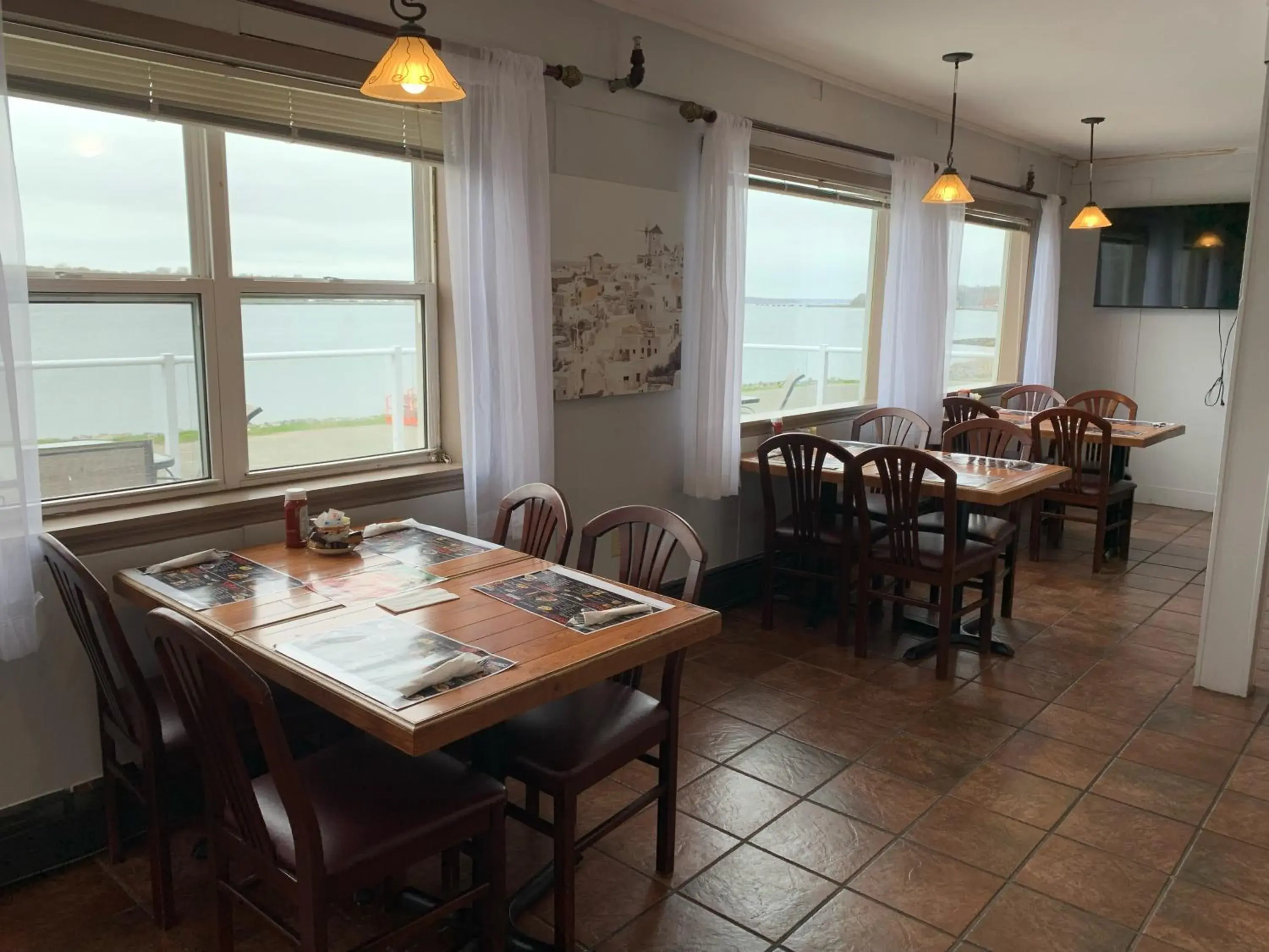 Restaurant/places to eat in Harbourview Inn and Suites Restaurant/places to eat in Harbourview Inn and Suites