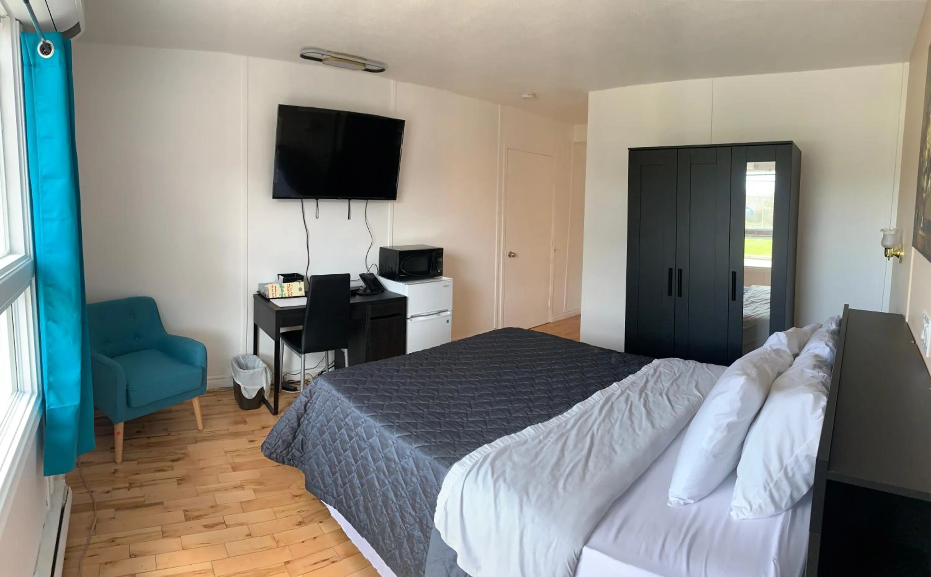 TV and multimedia in Harbourview Inn and Suites