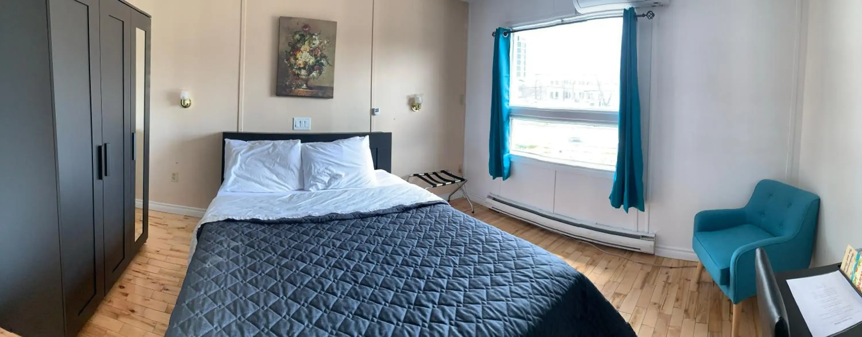 Photo of the whole room, Bed in Harbourview Inn and Suites Photo of the whole room, Bed in Harbourview Inn and Suites