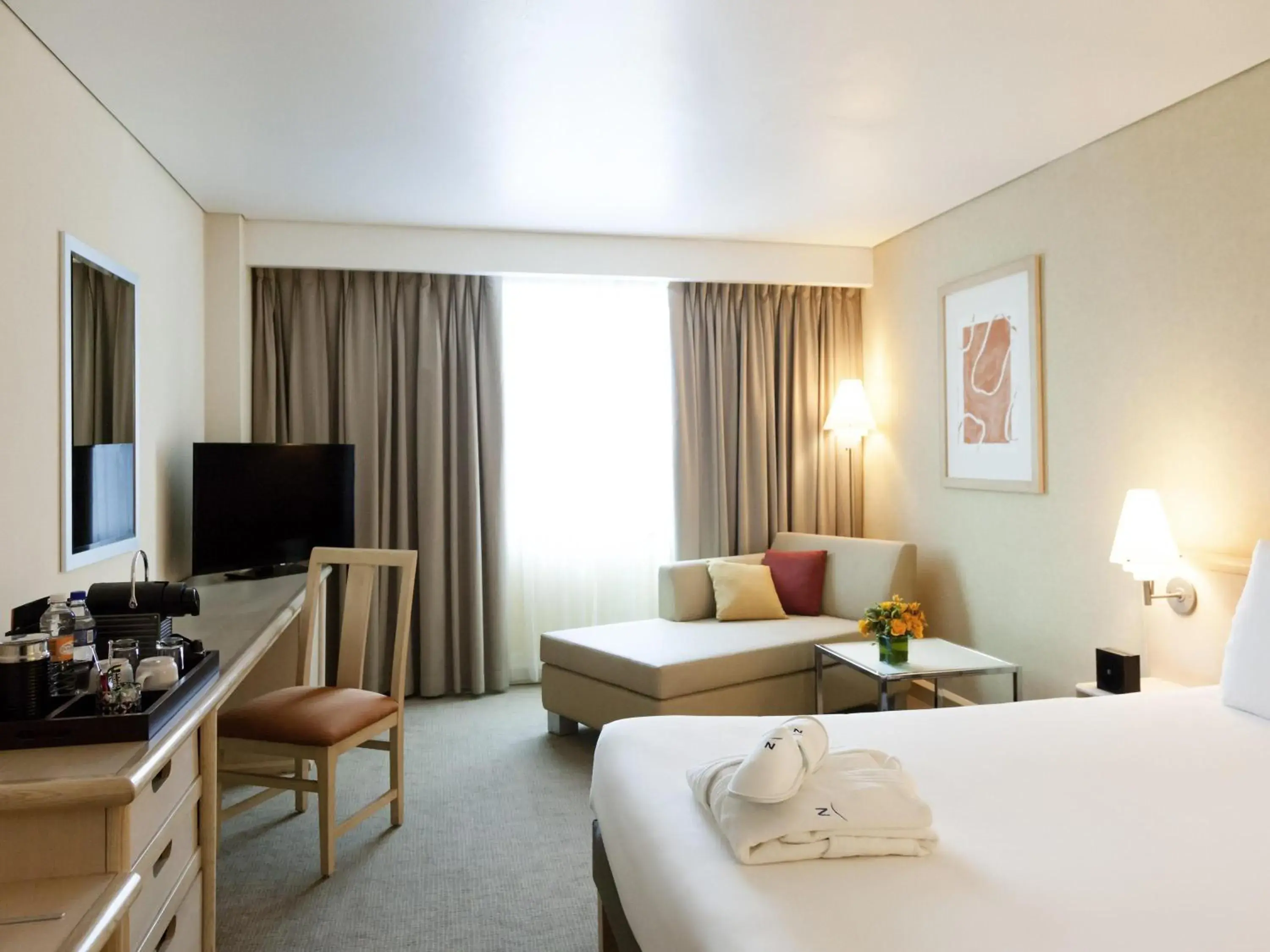 Bedroom, Bed in Novotel Mexico City Santa Fe Bedroom, Bed in Novotel Mexico City Santa Fe