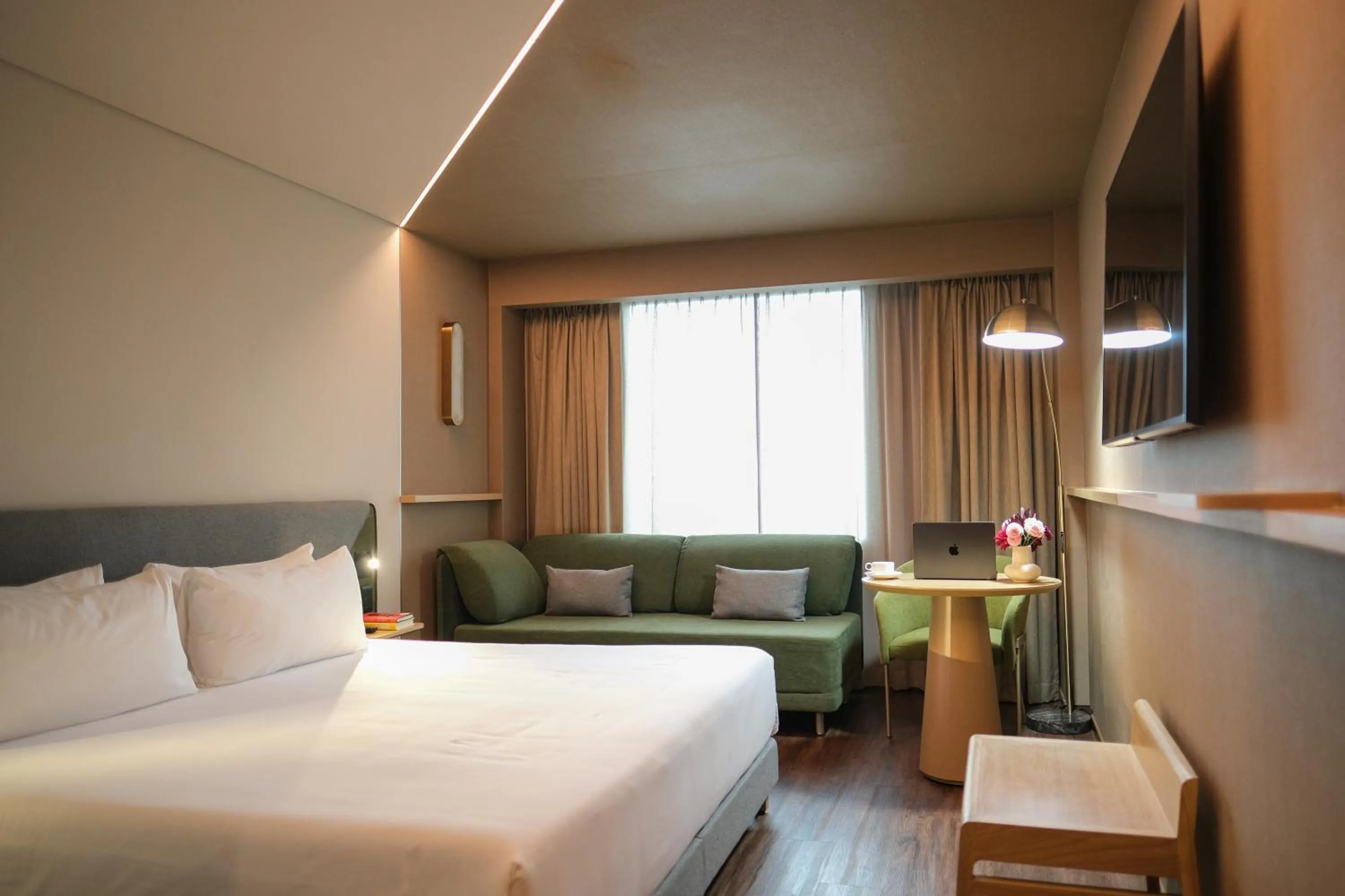 Decorative detail, Bed in Novotel Mexico City Santa Fe