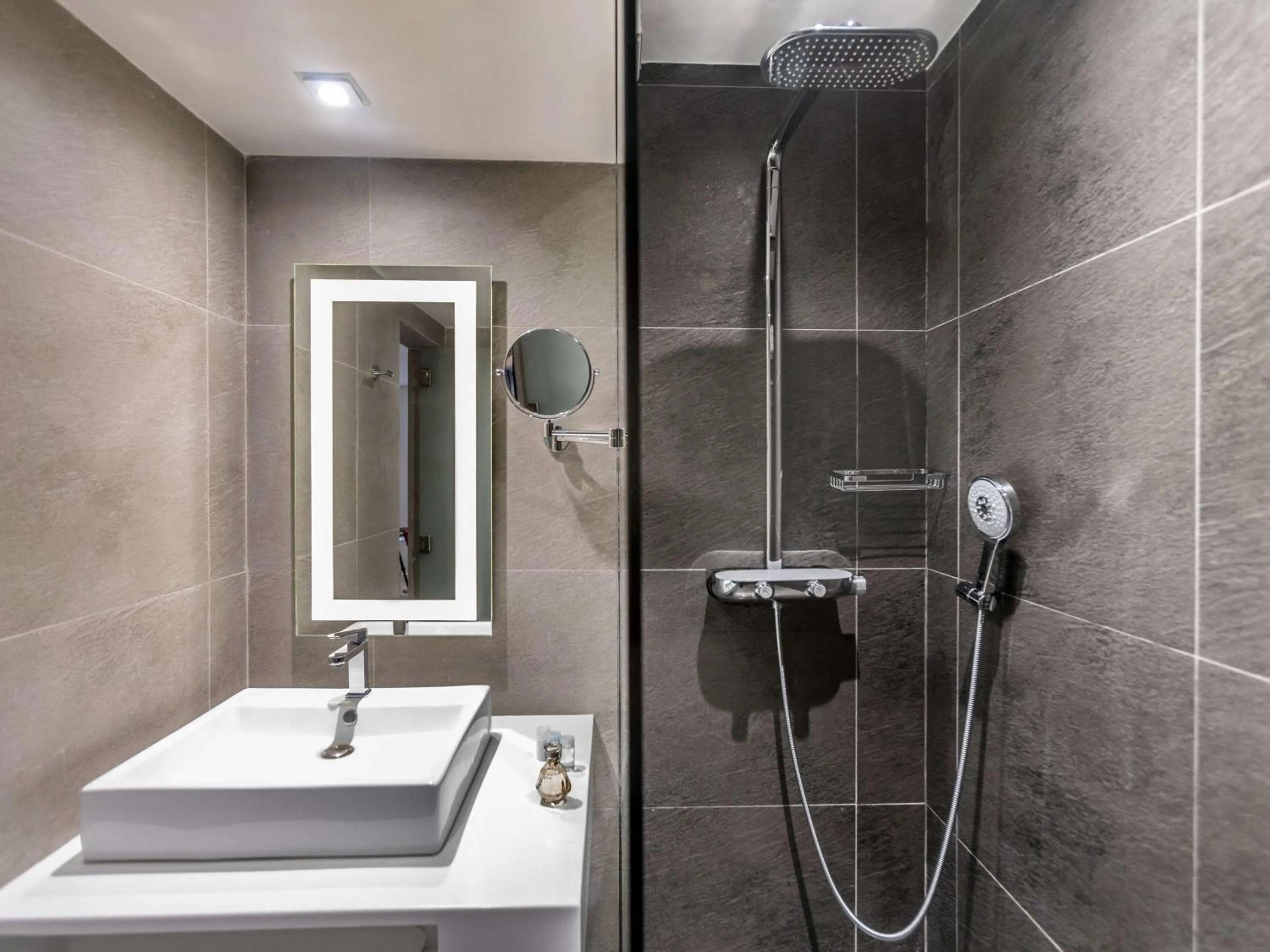 Photo of the whole room in Novotel Mexico City Santa Fe