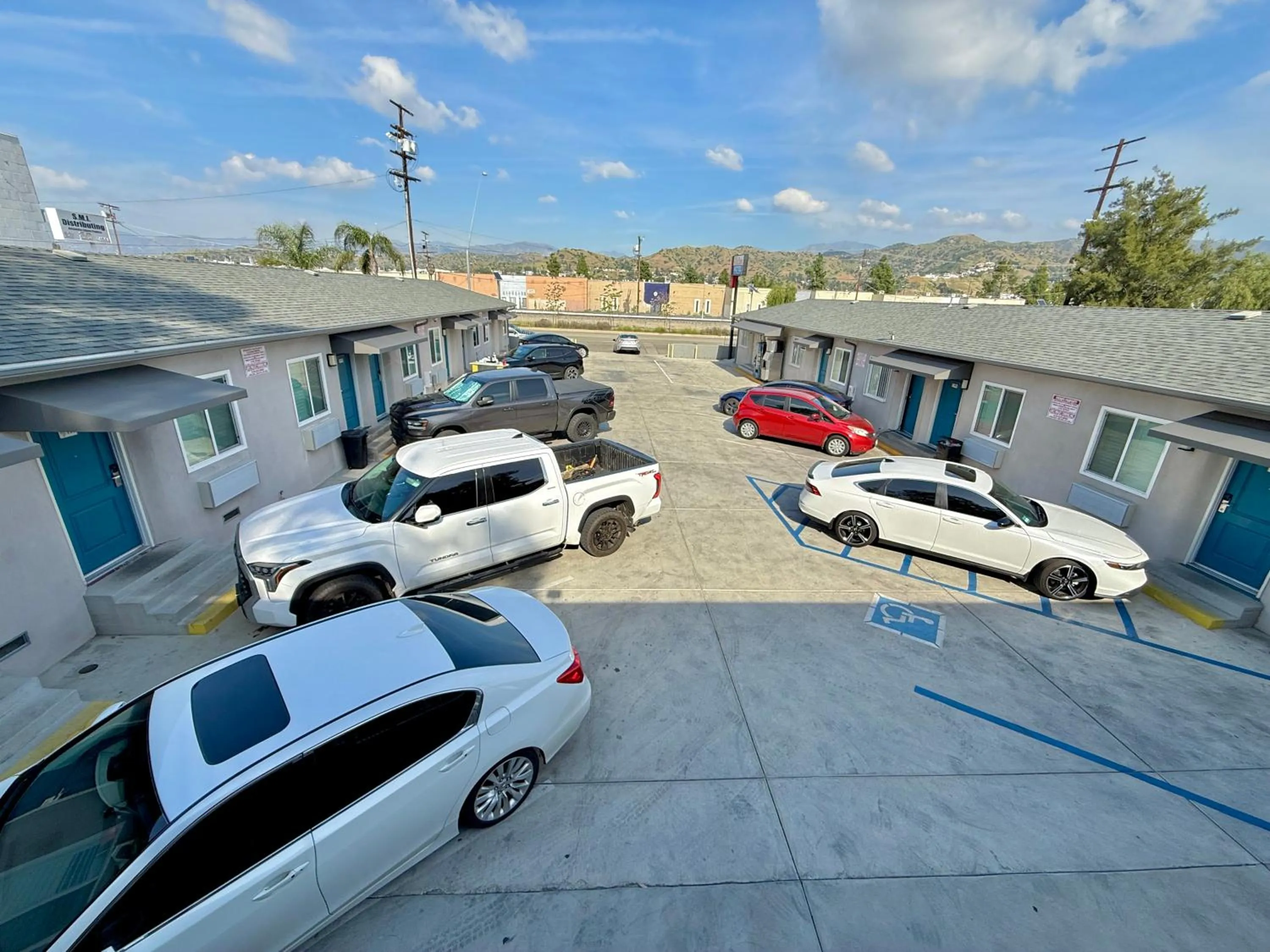 Property building in La Casa Motel, Los Angeles - Burbank Airport