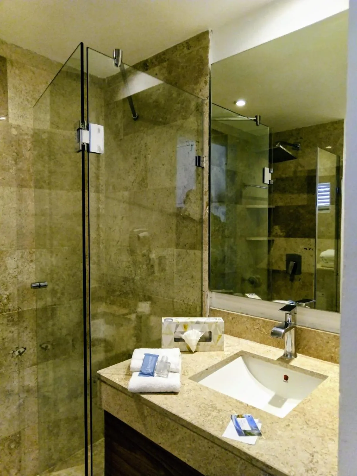 Bathroom in Hotel Calypso Cancun