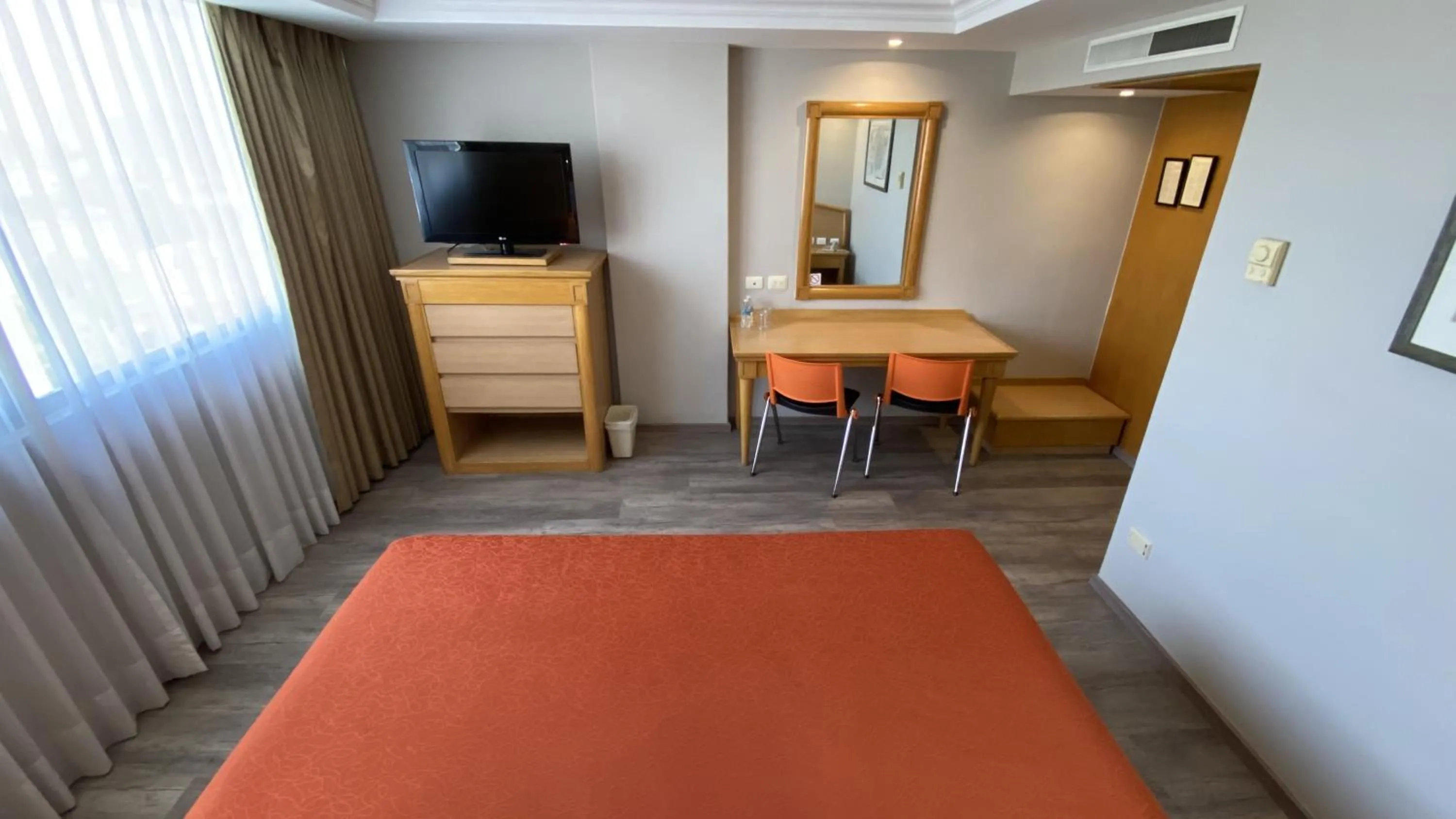 Photo of the whole room, Bed in Hotel Benidorm