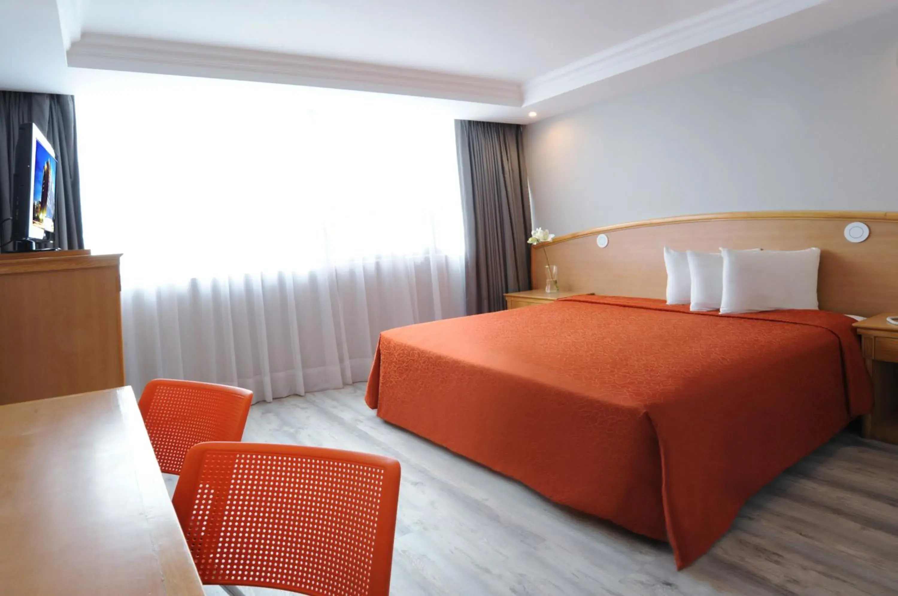 Photo of the whole room, Bed in Hotel Benidorm Photo of the whole room, Bed in Hotel Benidorm