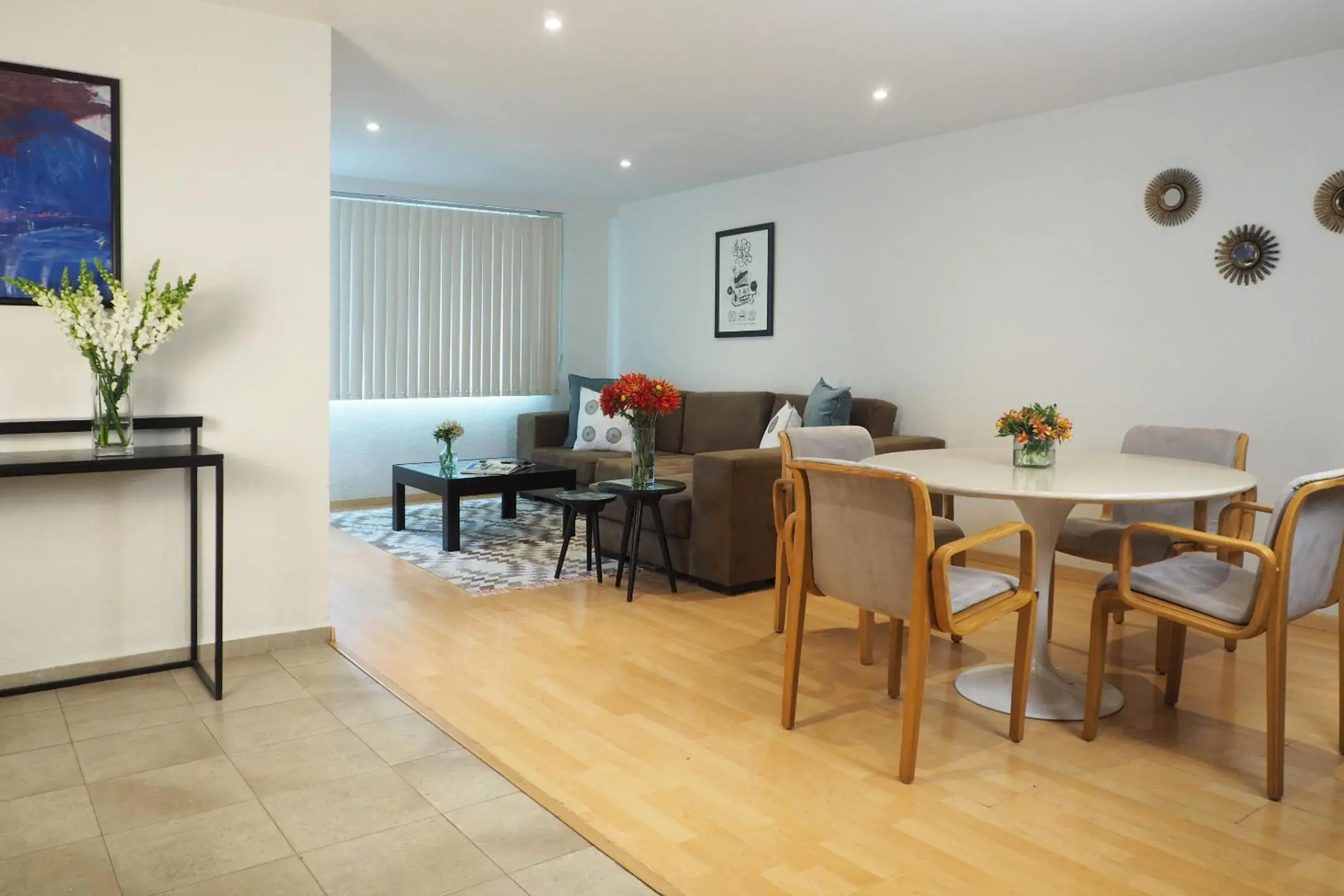 Three-Bedroom Apartment in Encantador Berlin By The Local Way Three-Bedroom Apartment in Encantador Berlin By The Local Way