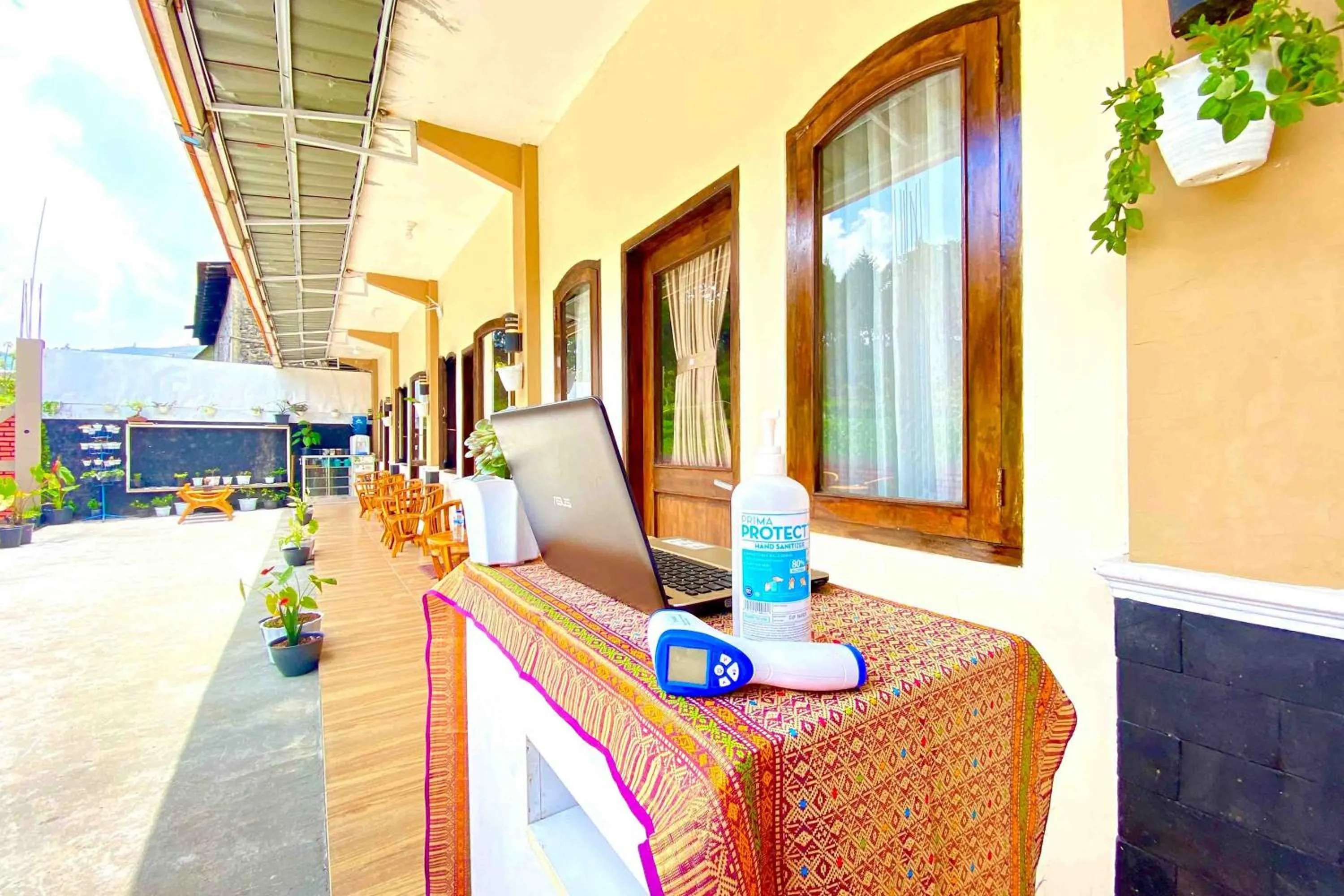 Facade/entrance in Homestay Banteng Adventure Dieng Mitra RedDoorz