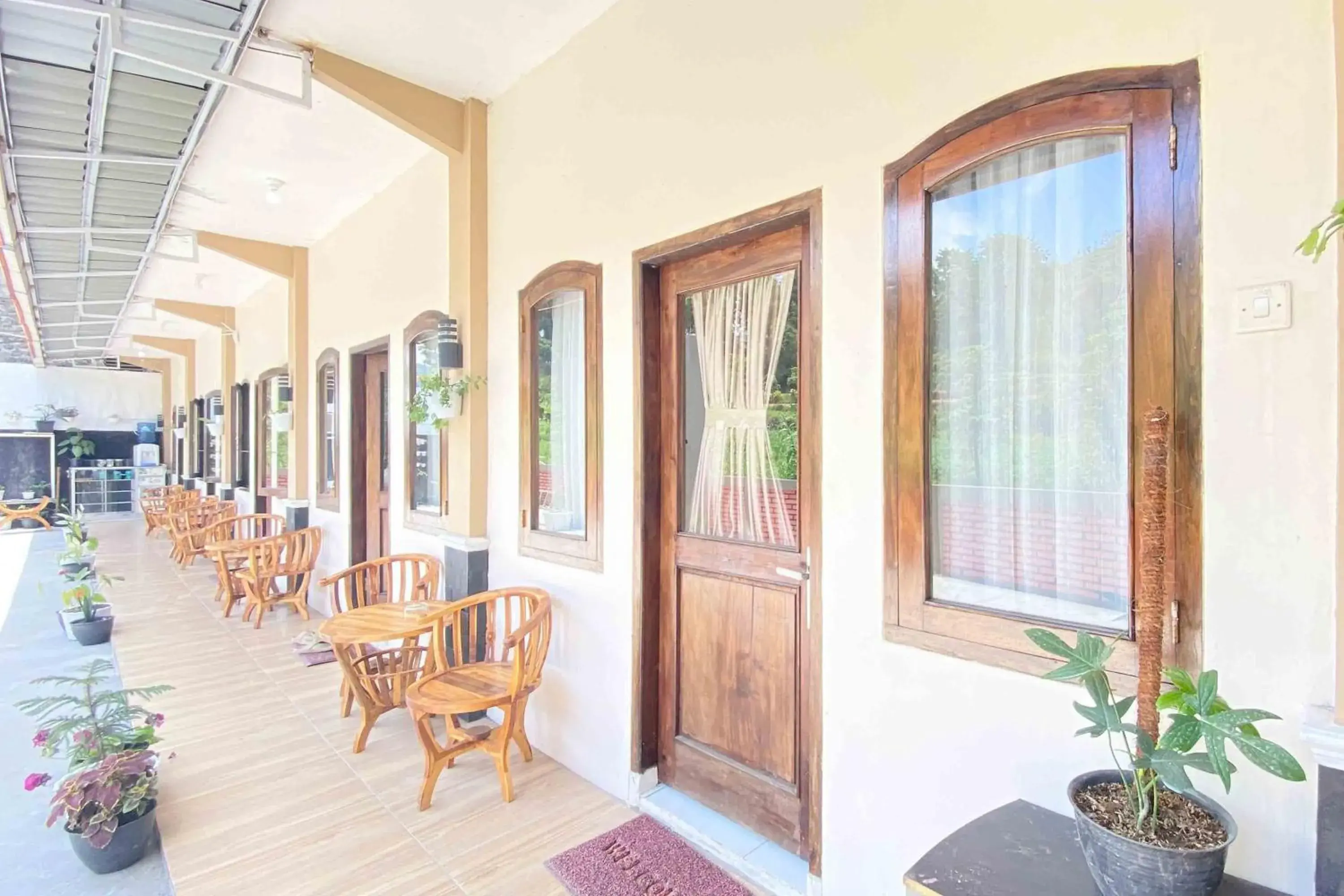 Balcony/Terrace in Homestay Banteng Adventure Dieng Mitra RedDoorz Balcony/Terrace in Homestay Banteng Adventure Dieng Mitra RedDoorz