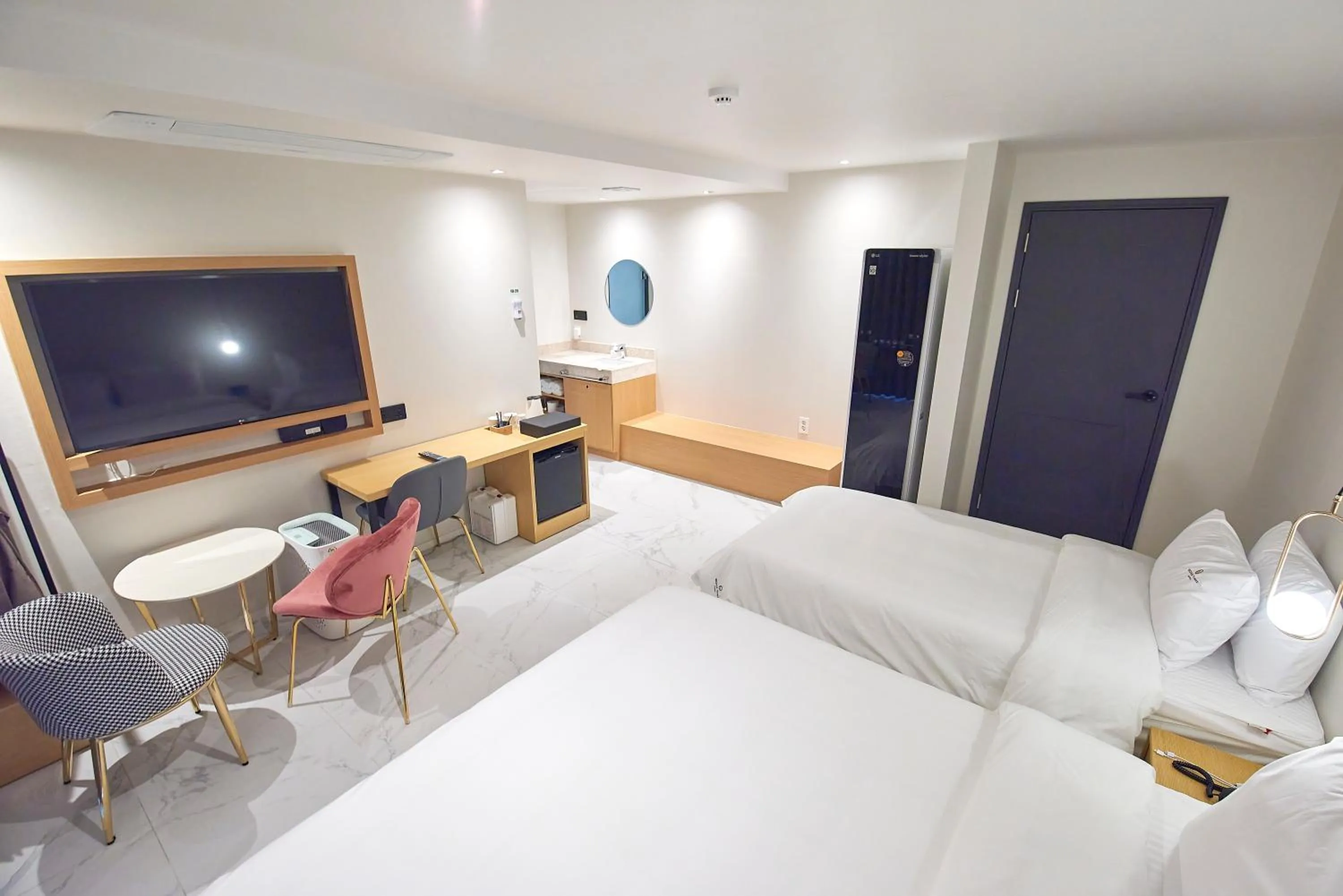 Bed in BONATHREE HOTEL