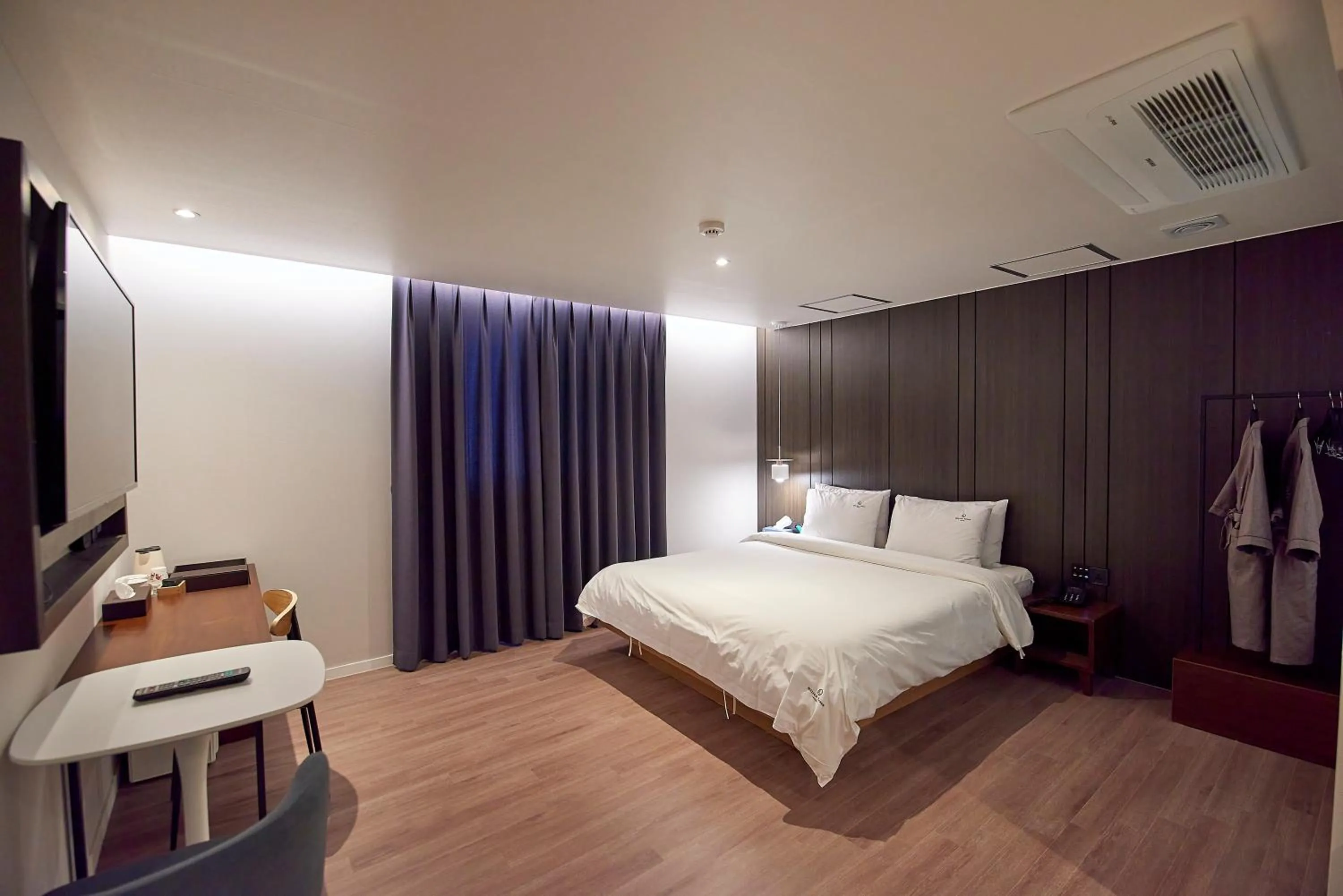 Bed in BONATHREE HOTEL