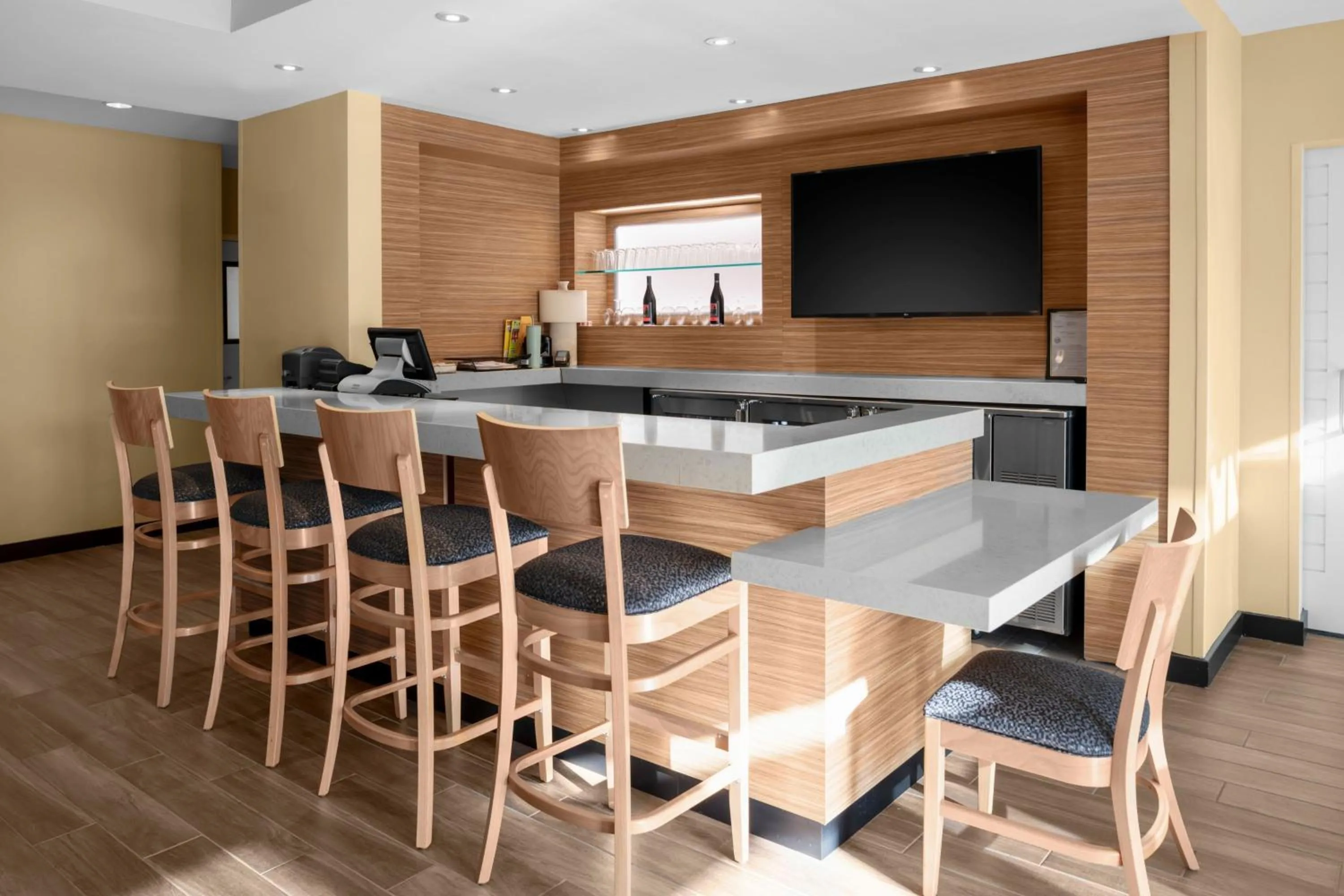 Lounge or bar in TownePlace Suites By Marriott Tehachapi