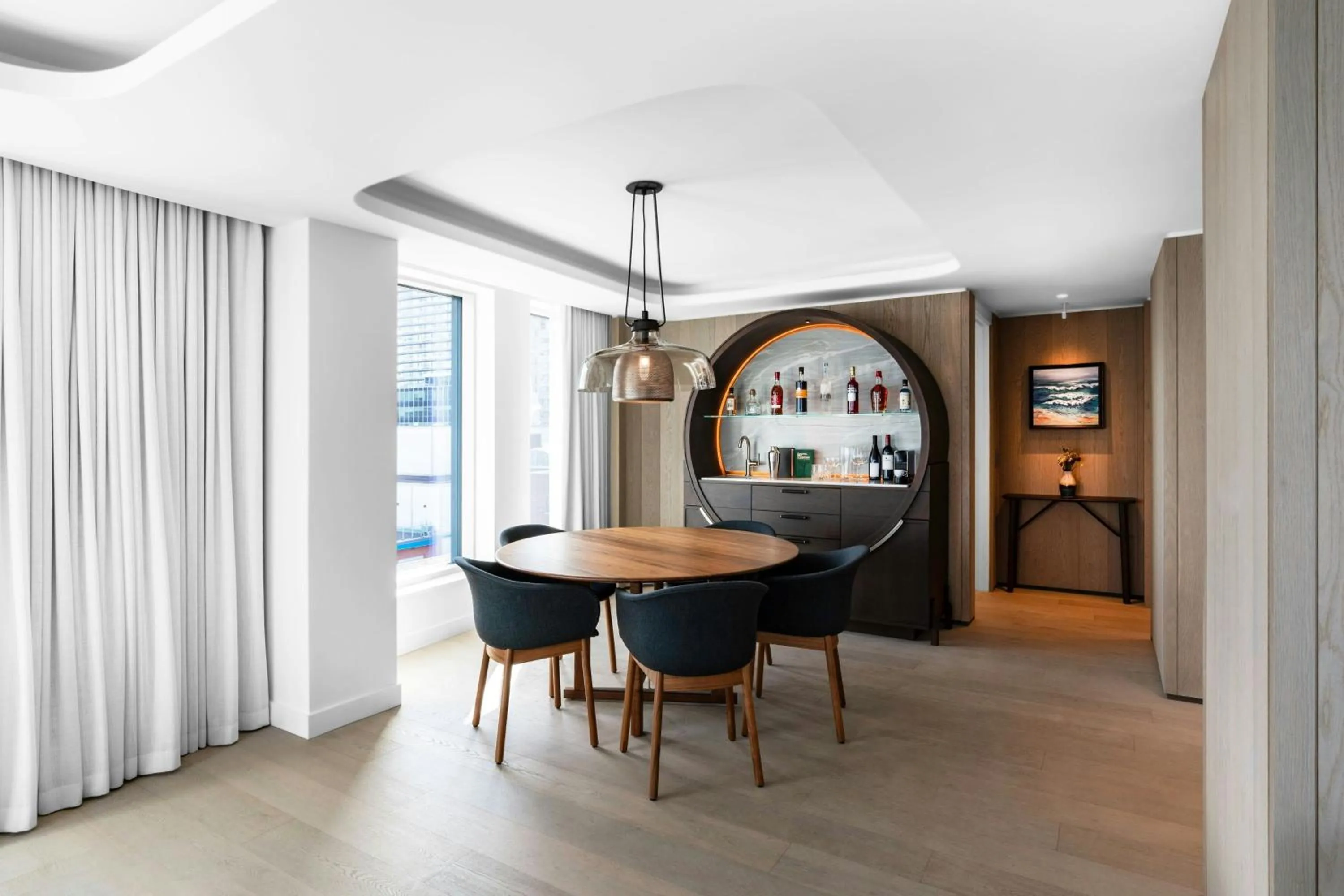 Lounge or bar in Muir, Autograph Collection